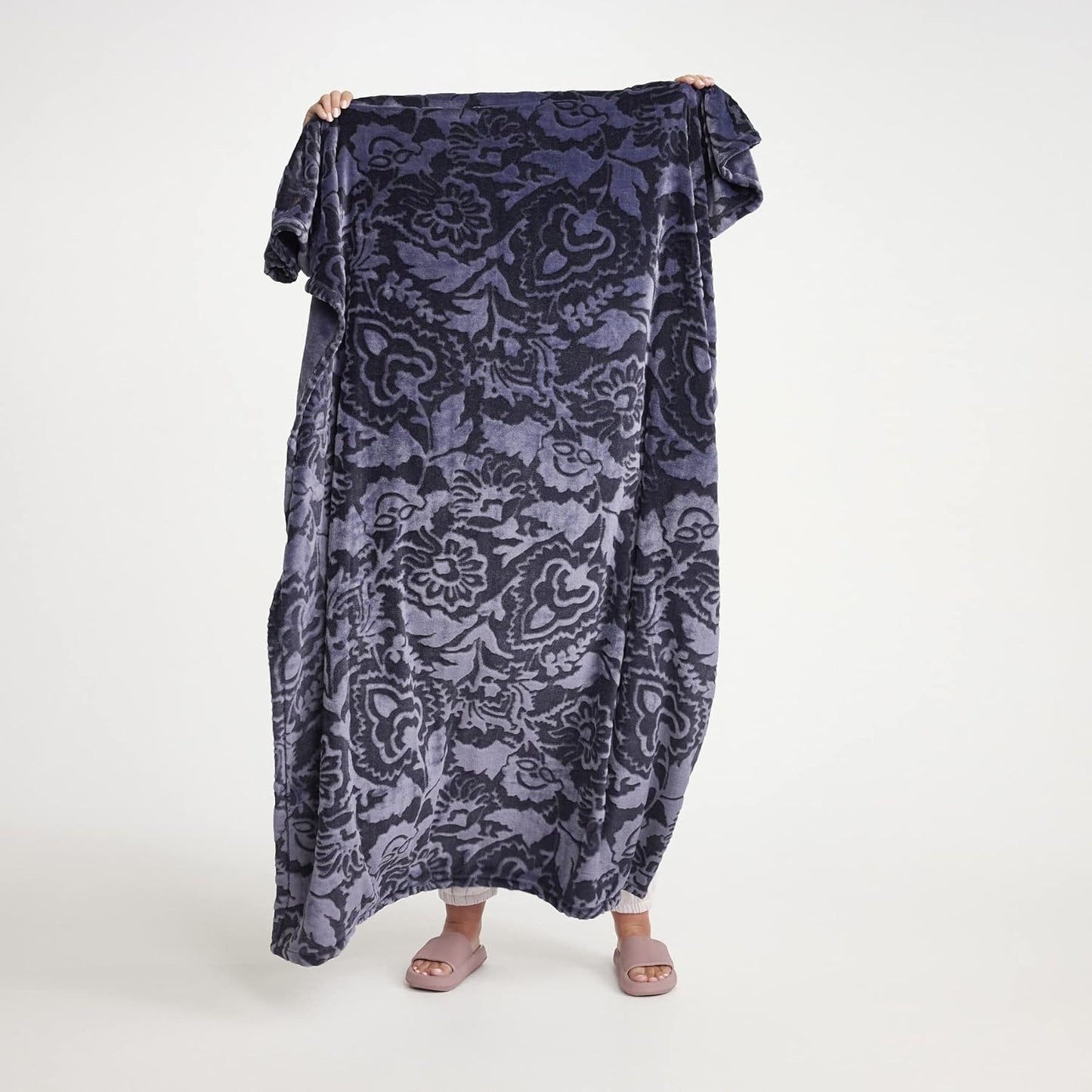 Vera Bradley Women's Disney Fleece Plush Throw Blanket