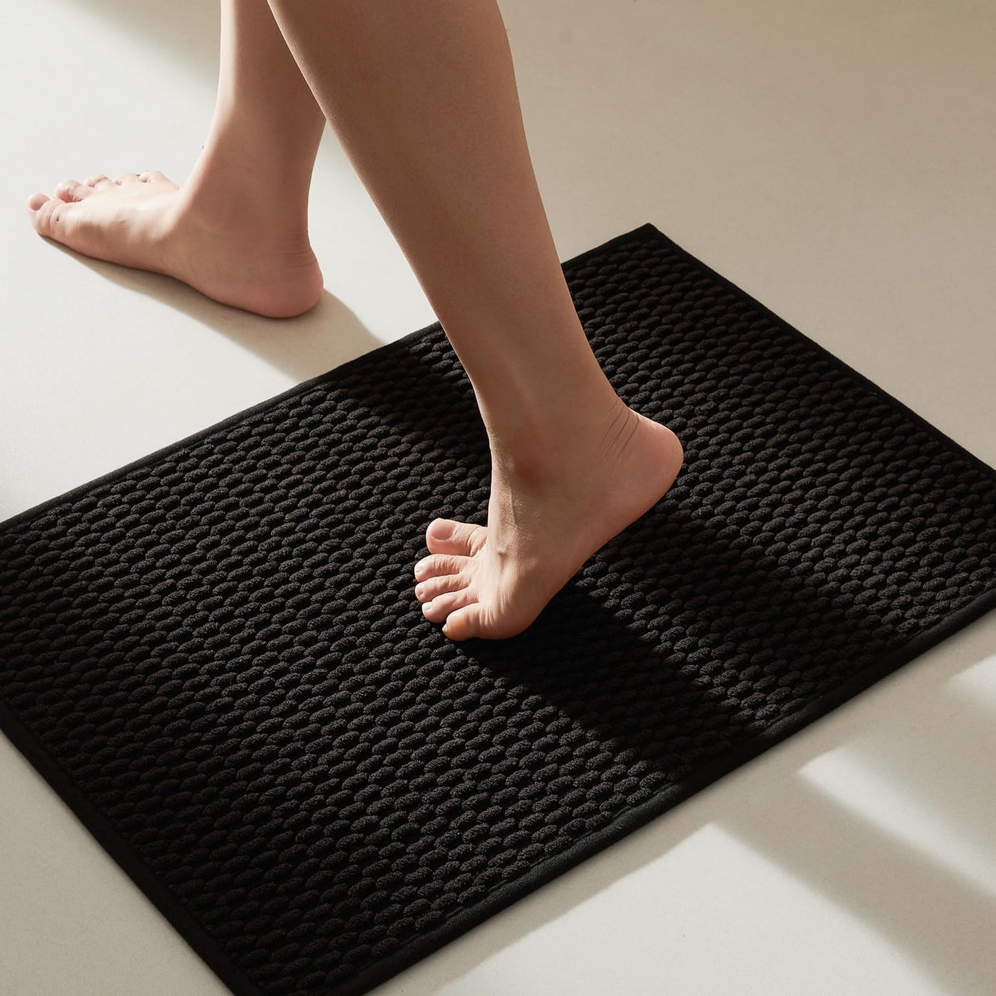 Black Bathroom Rugs Non Slip Washable, Super Absorbent Thin Bath Mat Small Quick Dry Low Pile Bathroom Rug, Black 16''x24''