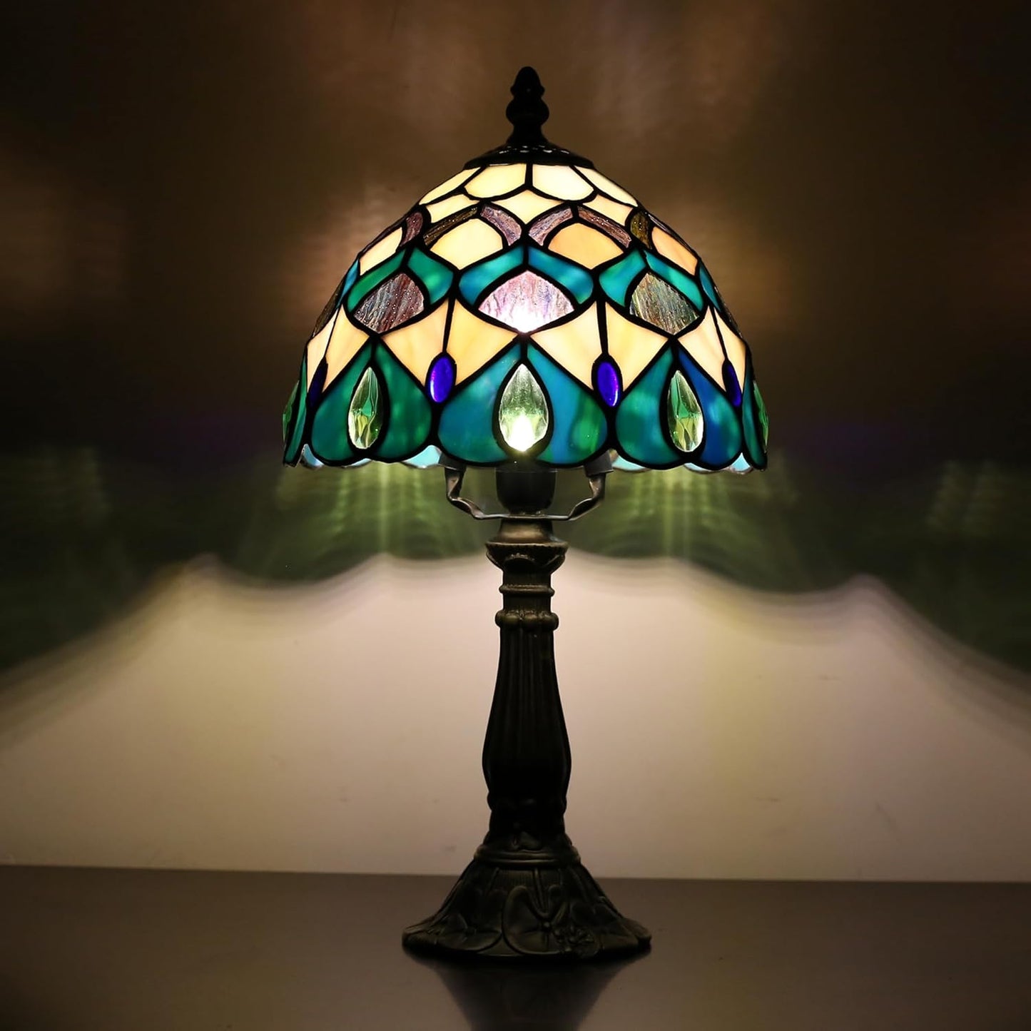 Tiffany lamp 8-inch Stained Glass lamp Suitable for use on Bedroom nightstands and can Also be Used as a Small Reading lamp in Living Rooms and Home Offices
