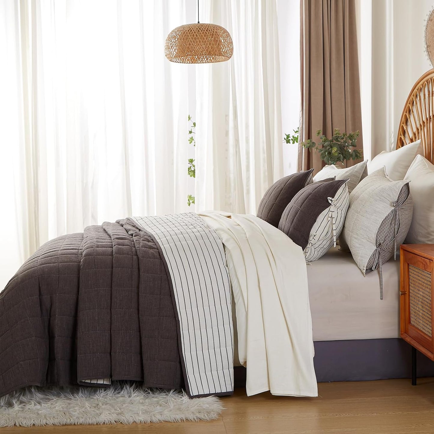 Gray Quilt King Size， Cotton Linen King Quilt Bed Spreads，3-Pieces King Size Quilt Bedding Set with Grey Stripe Coverlet Lightweight Bedding comforters with 2 Pillow Shams
