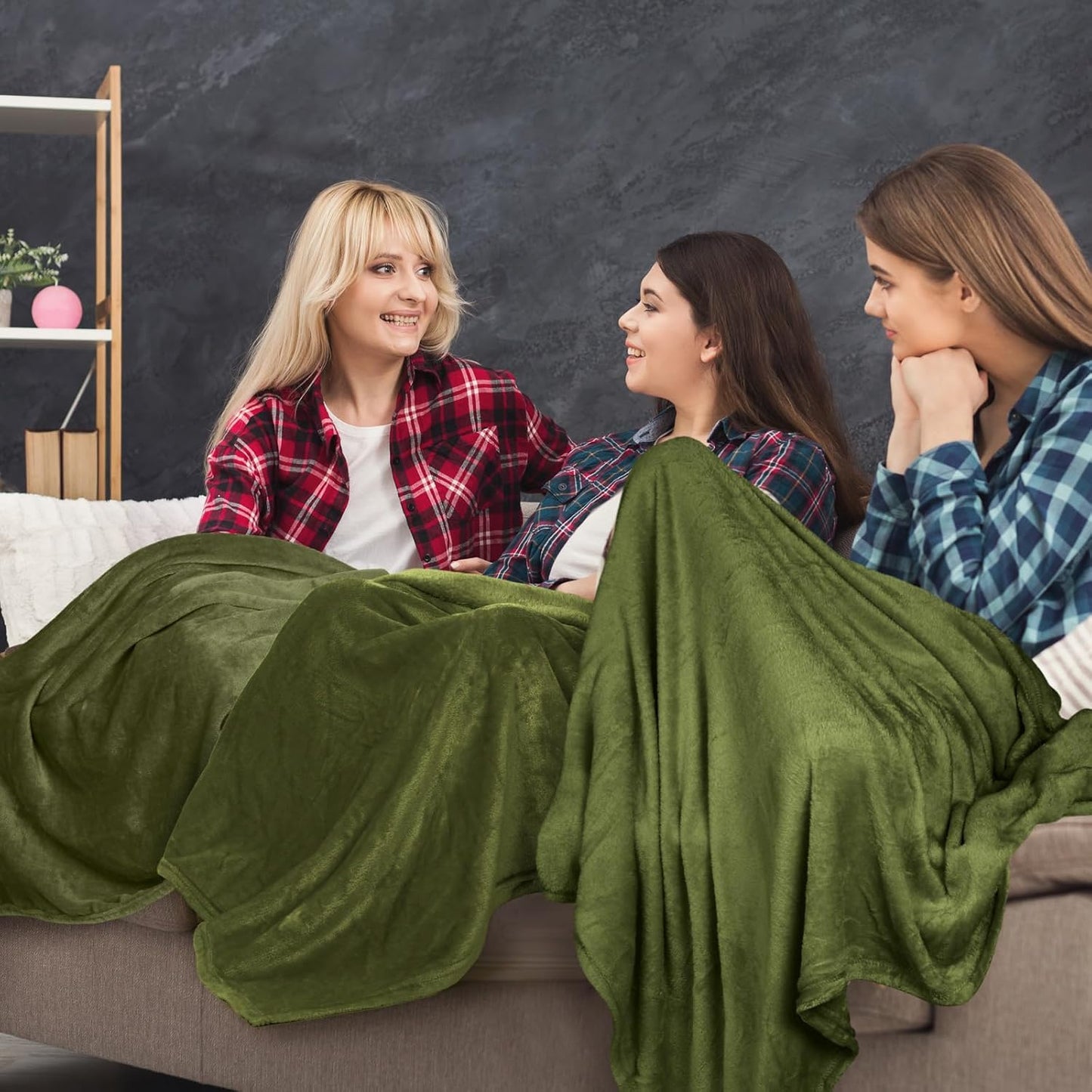 Tinideya 6 Pcs Flannel Fleece Throw Blanket Bulk 50 x 60 Inch Soft Fleece Blanket Warm Throw Blanket Coral Blankets for Couch Sofa Home Wedding Gifts Season (Army Green)