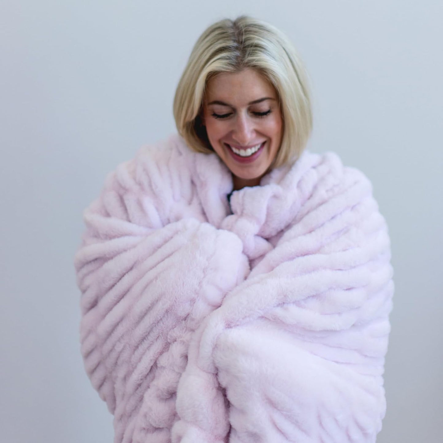 Minky Designs Blossom Pink Minky Blanket – Ultra Soft Faux Fur Throw Blanket for Couch, Bed & Home – Fluffy, Warm & Luxurious – Chic Collection (Medium, 50x60)