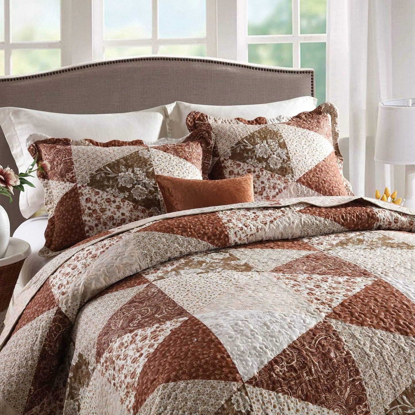 HoneiLife Quilt Set King Size - 3 Piece Microfiber Quilts Reversible Bedspreads Patchwork Coverlets Floral Bedding Set All Season Quilts with Triangle and Floral Print Pattern