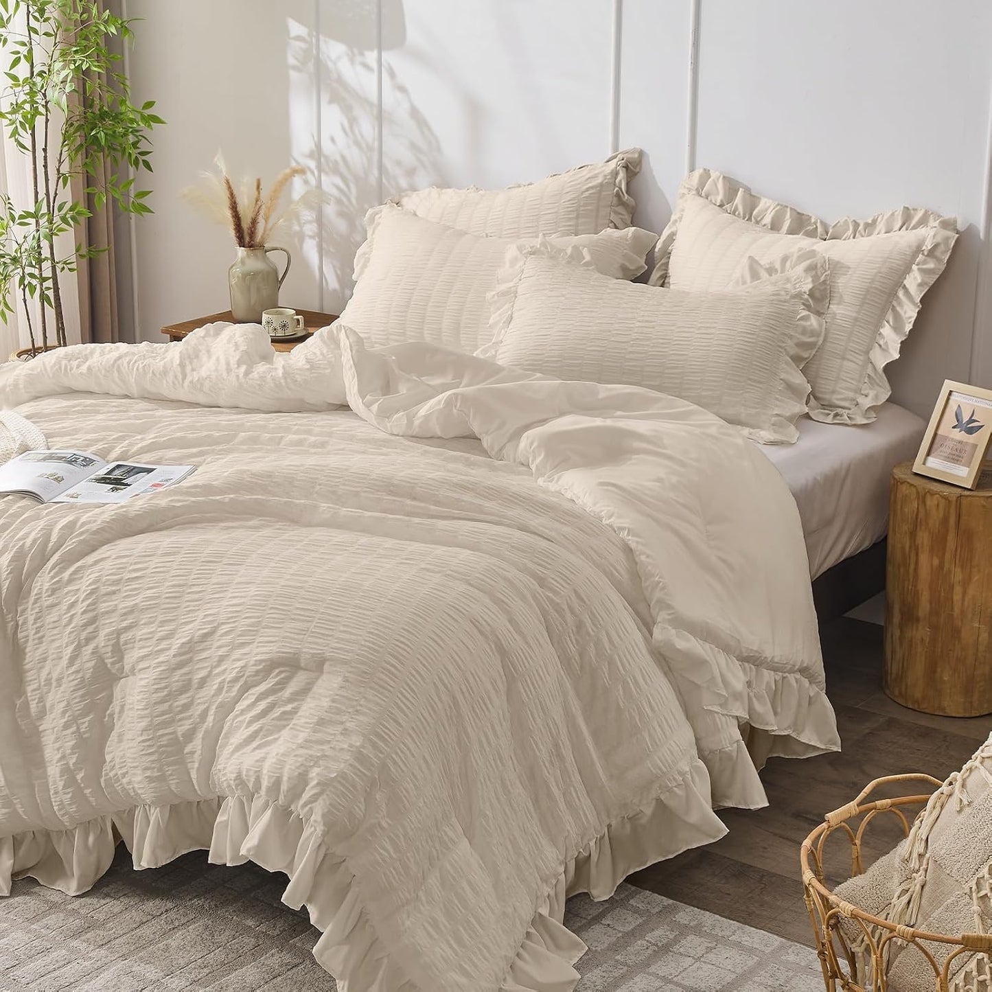 JOLLYVOGUE Beige Comforter Full Size, 3 Pieces Seersucker Lightweight Full Size Bedding, All Season Fluffy Microfiber Bedding Comforter Set with 1 Ruffle Comforter and 2 Ruffle Pillowshams