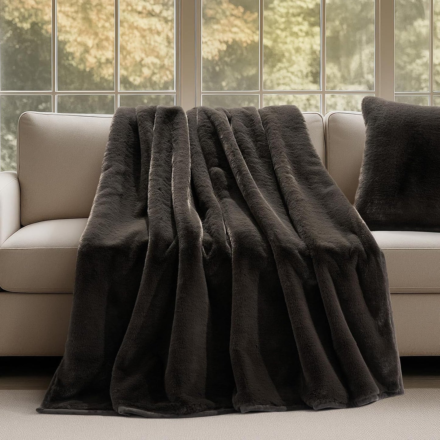 EVERGRACEHOME Ultra Soft Luxury Fluffy Mink Faux Fur Throw Blanket, Thick Warm Fall Winter Blankets for Bed, Couch, Cozy Plush Reversible Blanket for Chair, Sofa (Dark Brown, 60"x80")