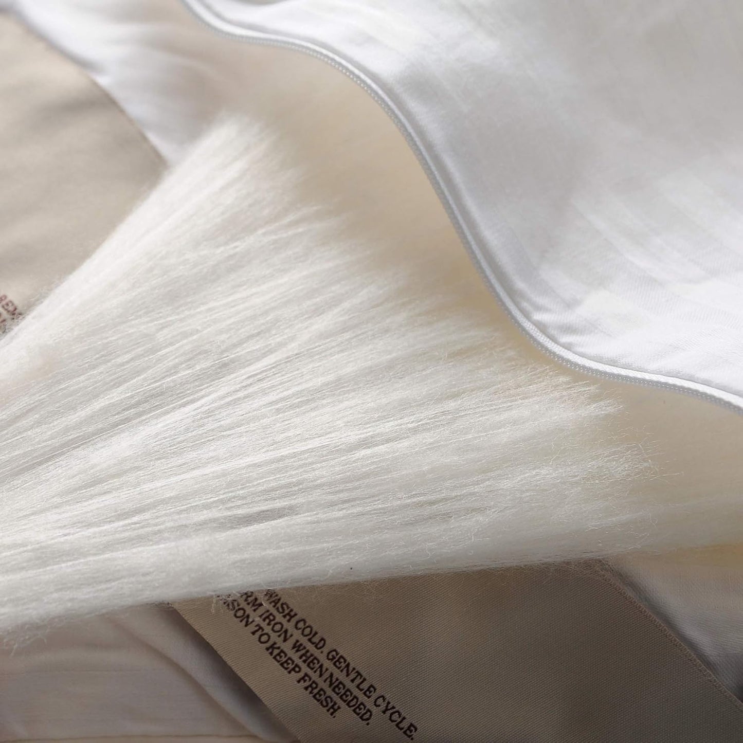 CUDDLE DREAMS Silk Comforter for Spring/Summer/Fall, 100% Long-Strand Silk Filling, Natural & Breathable (Twin Size)