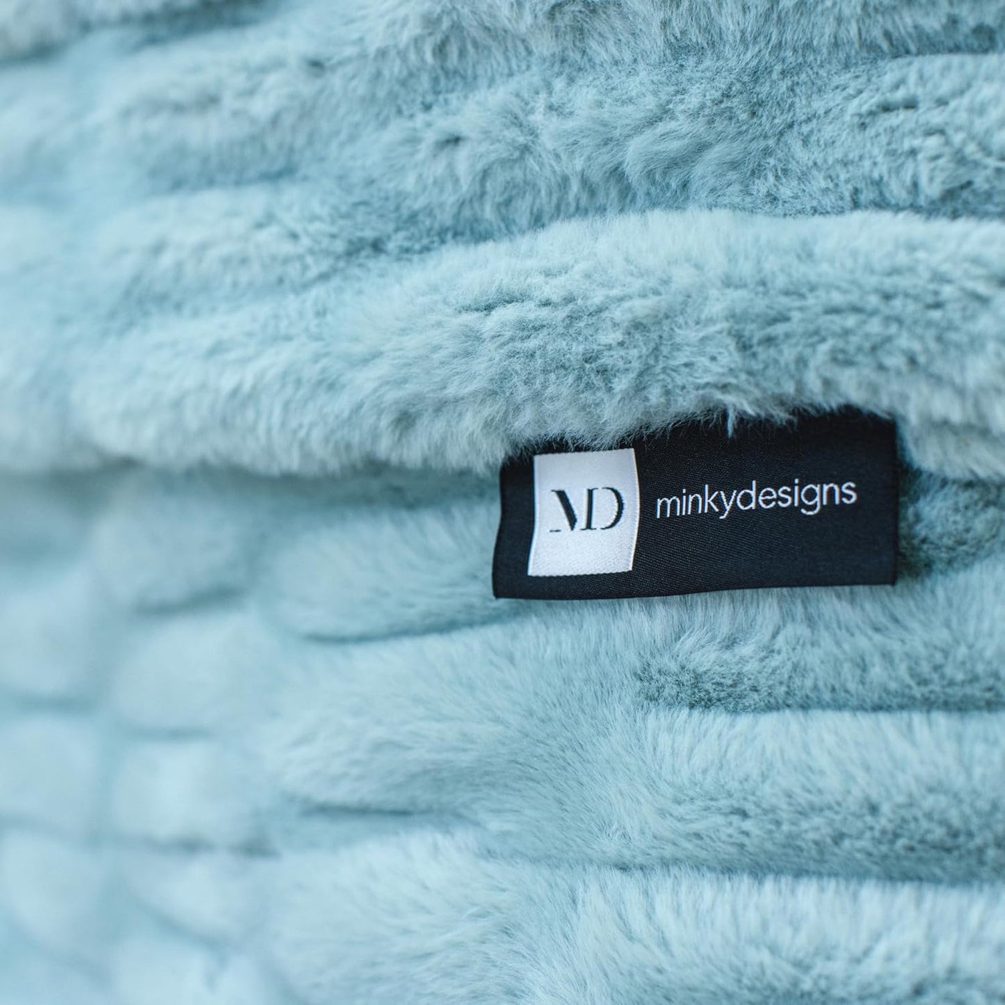 Minky Designs Glacier Glide Minky Blanket – Ultra Soft Faux Fur Throw Blanket for Couch, Bed & Home – Fluffy, Warm & Luxurious – Chic Collection (X-Large, 60x84)