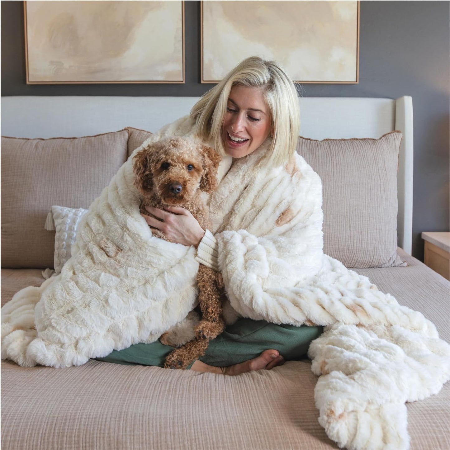 Minky Designs Crème Brulee Minky Blanket – Ultra Soft Faux Fur Throw Blanket for Couch, Bed & Home – Fluffy, Warm & Luxurious – Chic Collection (Large, 60x72)