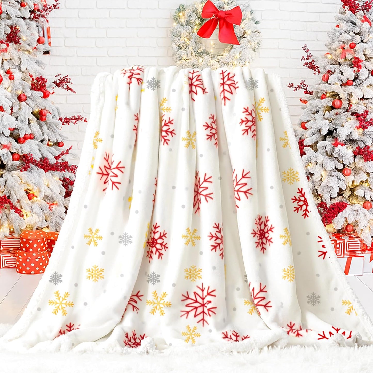 Touchat Christmas Throw Blanket, Fuzzy Fluffy Soft Cozy Blanket, Fleece Flannel Plush Microfiber Blanket for Couch Bed Sofa (50" X 60",White Snowflake)