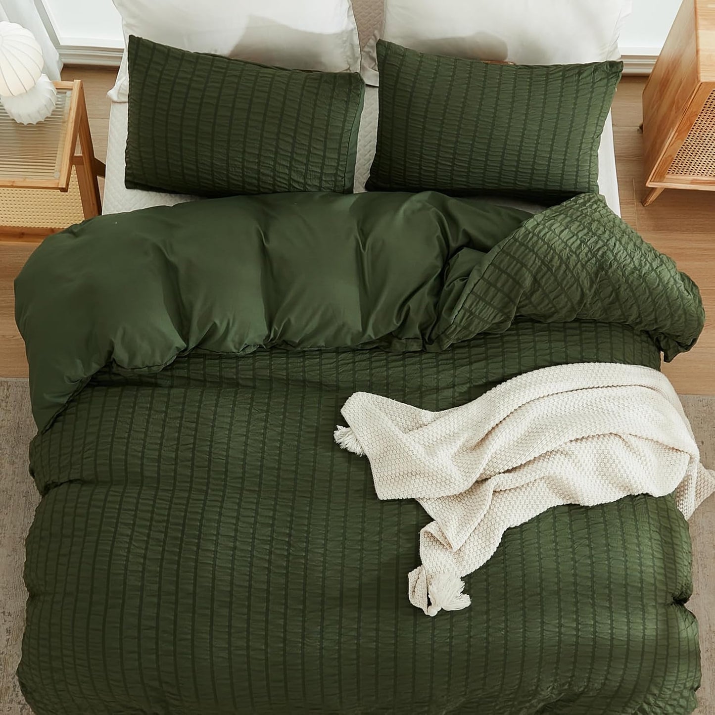 AveLom Dark Olive Green Seersucker Duvet Cover Set Full (80 x 90 inches), 3 Pieces (1 Duvet Cover + 2 Pillow Cases), Ultra Soft Washed Microfiber, Textured Duvet Cover with Zipper Closure, Corner Ties