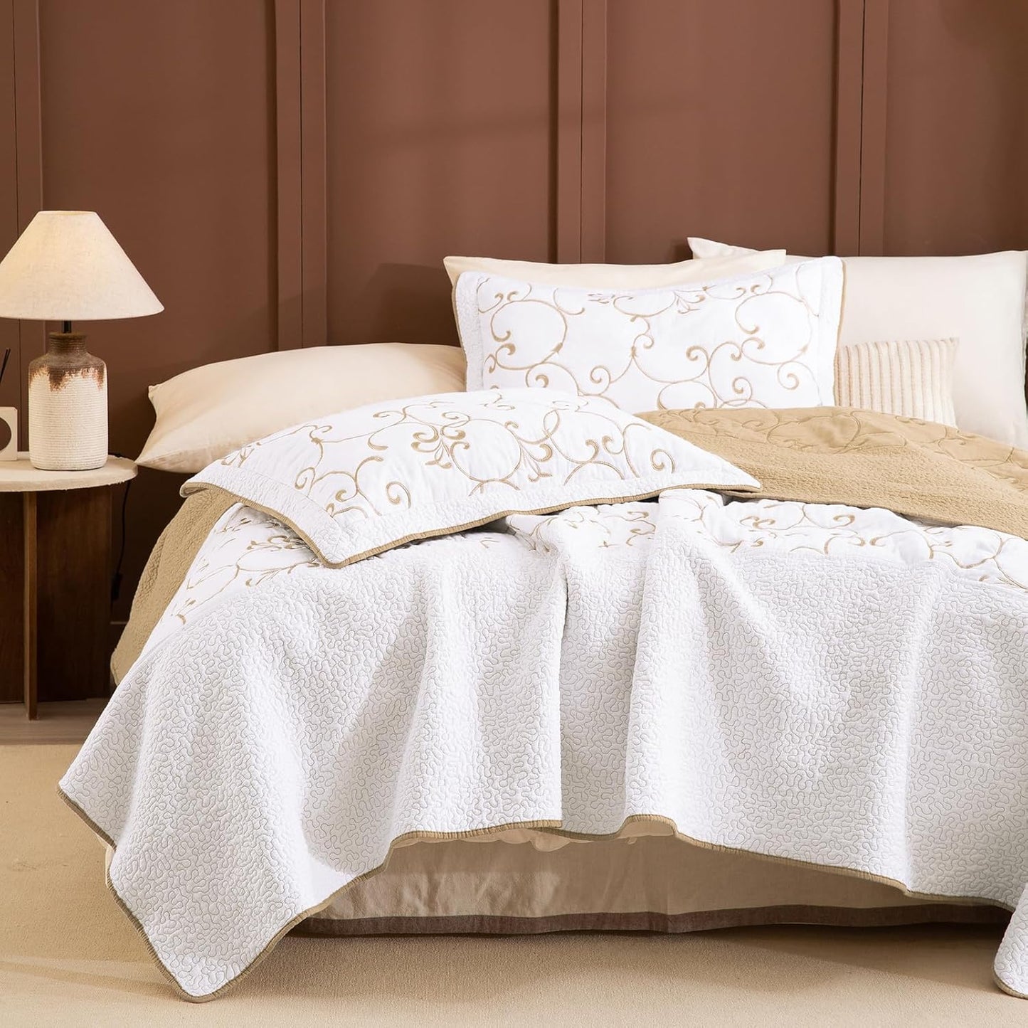 Lady Ann Oversized King 128x120 Quilt Bedspreads,100% Cotton Embroidery Pattern California King Size Quilt Bedding Set Extra Large Lightweight White with Gold Quilted Bedding Coverlet Set 3Pcs