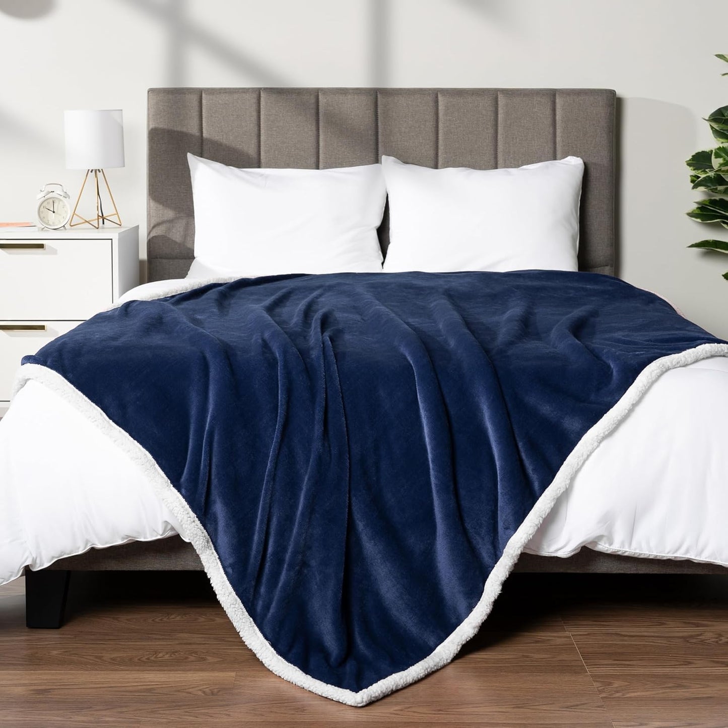 Pavilia Sherpa Fleece Blanket - Queen Size, Navy Blue, Plush Soft Fuzzy, Reversible Winter Blanket for Women & Men, 90x90 Inches