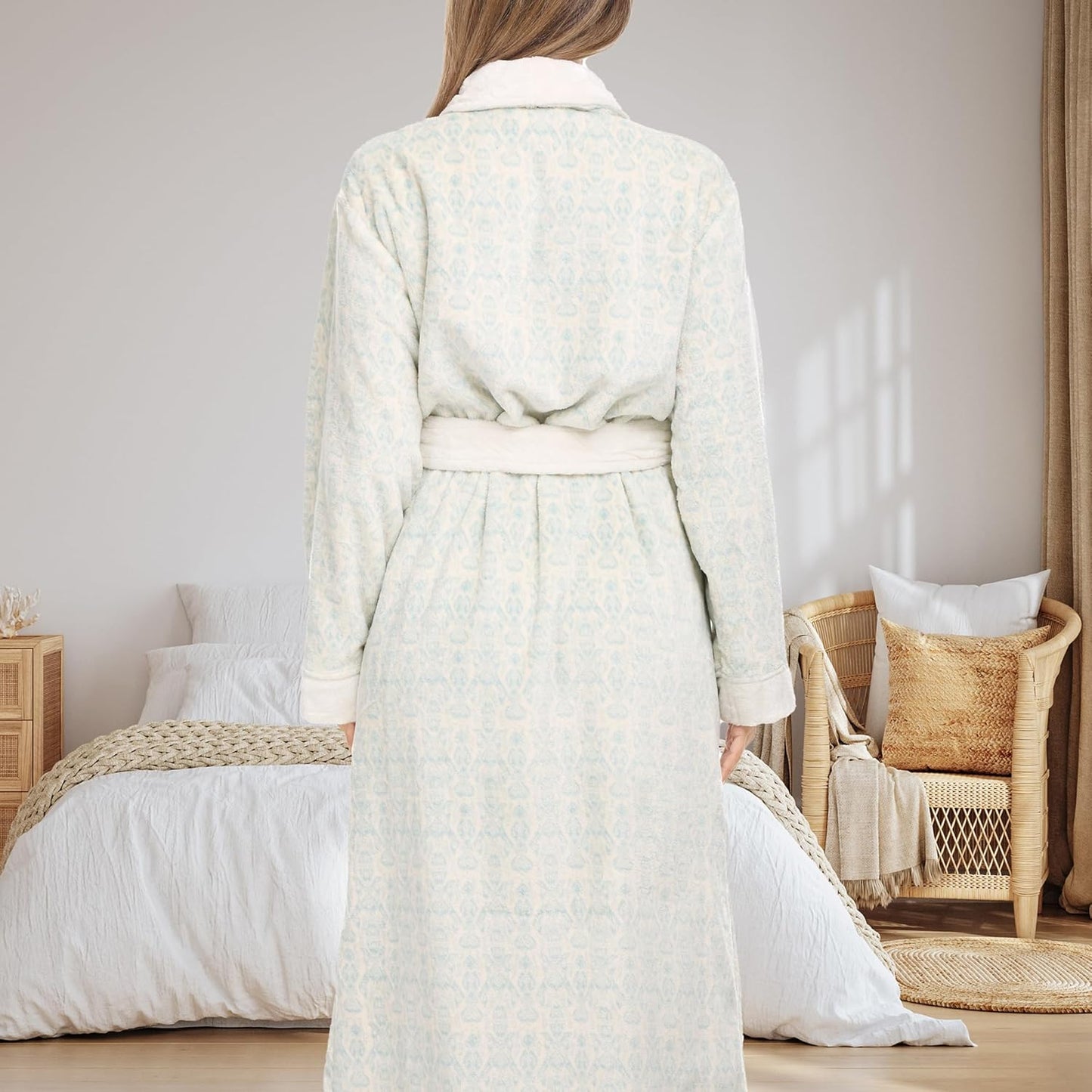 Alexander Del Rossa Plush Robe for Women, Long Fleece Winter Bath Robe, Plus Size