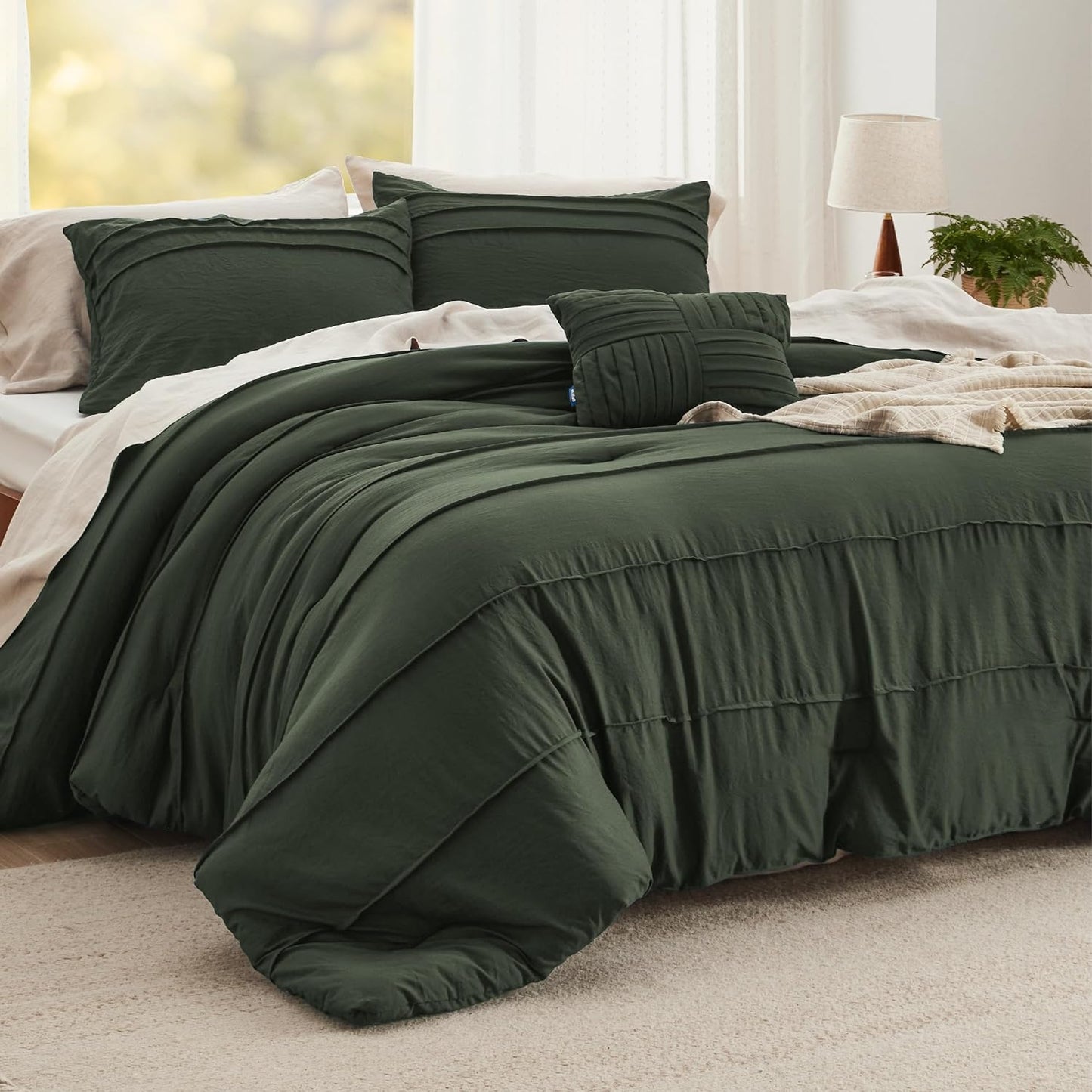 Bedsure Olive Green Oversized Queen Comforter Set - 4 Pieces Pinch Pleat Bed Set, Down Alternative Bedding Sets for All Season, 1 Comforter, 2 Pillowcases, 1 Decorative Pillow
