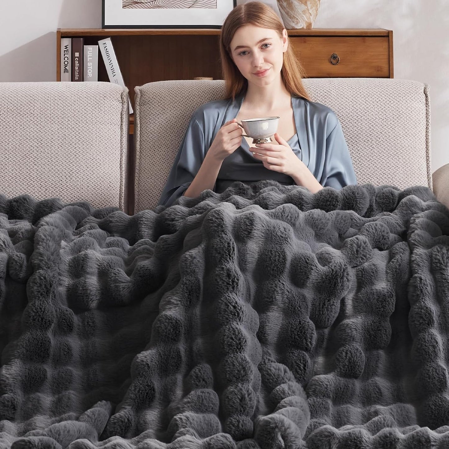 Heated Blanket Queen Size with 1/2/4/6/8 Hours Auto-Off 10 Heat Level, 71'' * 83'' Cozy Faux Rabbit Fur Bubble Electric Blanket with Overheat Protection(Dark Grey)