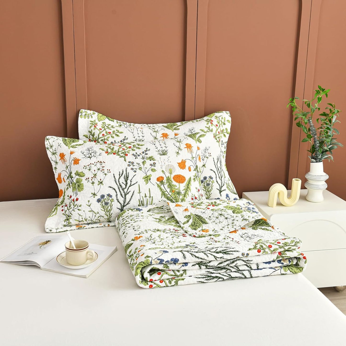 Lady Ann 100% Cotton Floral Oversized Queen Quilt Set - Yellow Flowers & Leaves Pattern Plant Botanical Printed Quilted 102x118 Bedspread & Coverlet Set, 3 PCS Lightweight Bedding Sets All Season