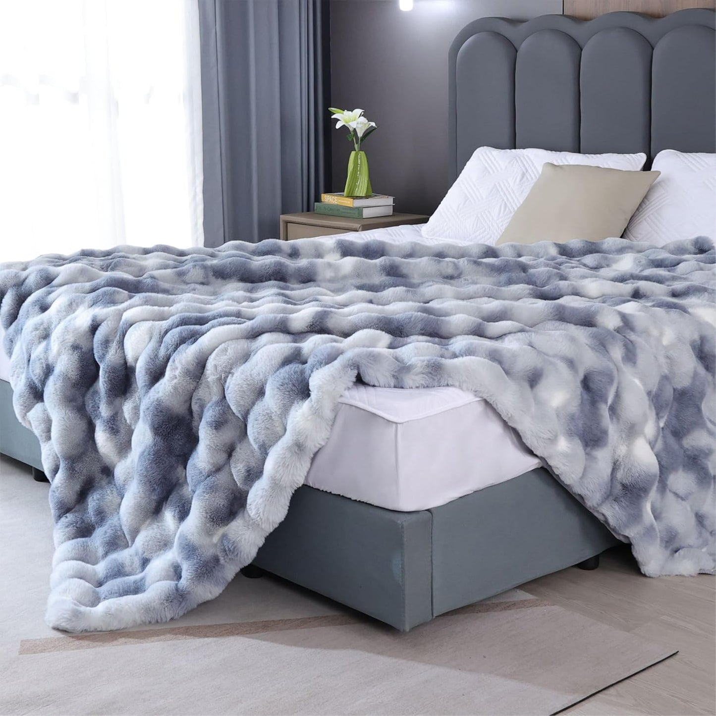 Faux Fur Thick Tie-dye Blue Fluffy Throw Blanket for Couch Bed 50x60 Fuzzy Soft Blanket for Adults Women Gift Home Living Room Decor 860 GSM