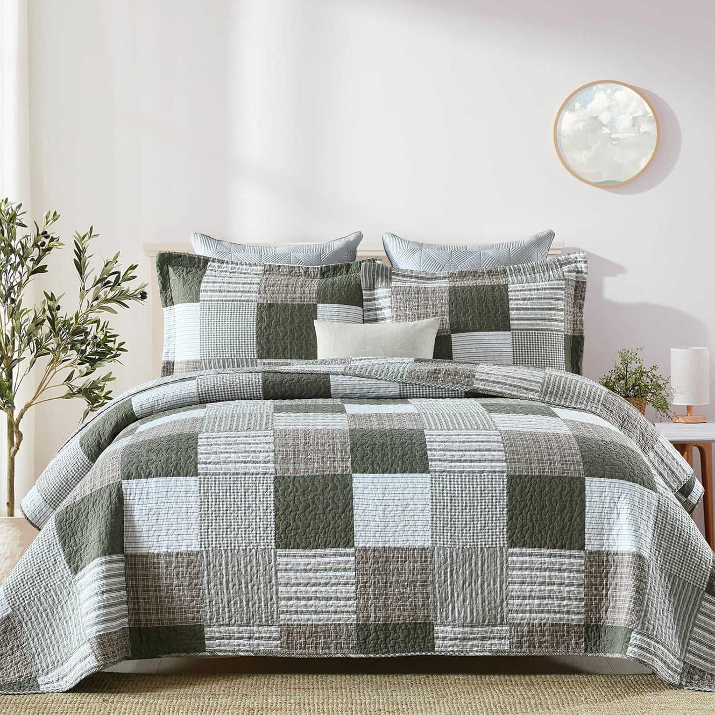 KALOOLA Moonbeam Green Plaid Queen Size Quilt Set - 100% Cotton Lightweight Breathable Quilted Bedspread, All-Season Queen Quilt Bedding Set 3 Pieces, Farmhouse Printed Coverlet for Cozy Comfort