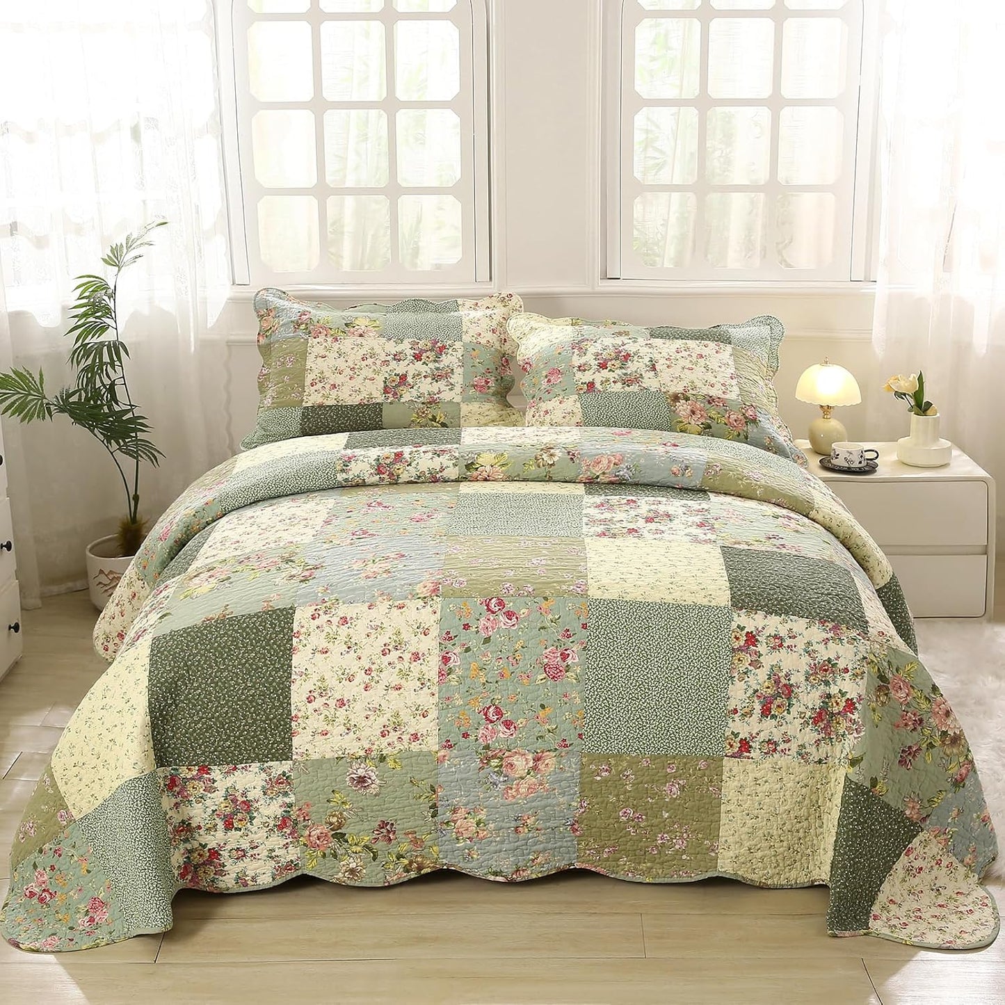 vctops Boho Patchwork Cotton Quilted Bedspread Quilt Set Queen Size 3 Pieces Soft Reversible Lightweight Coverlet Set Floral Print 1 Quilt and 2 Pillow Shams (Green D,Queen)