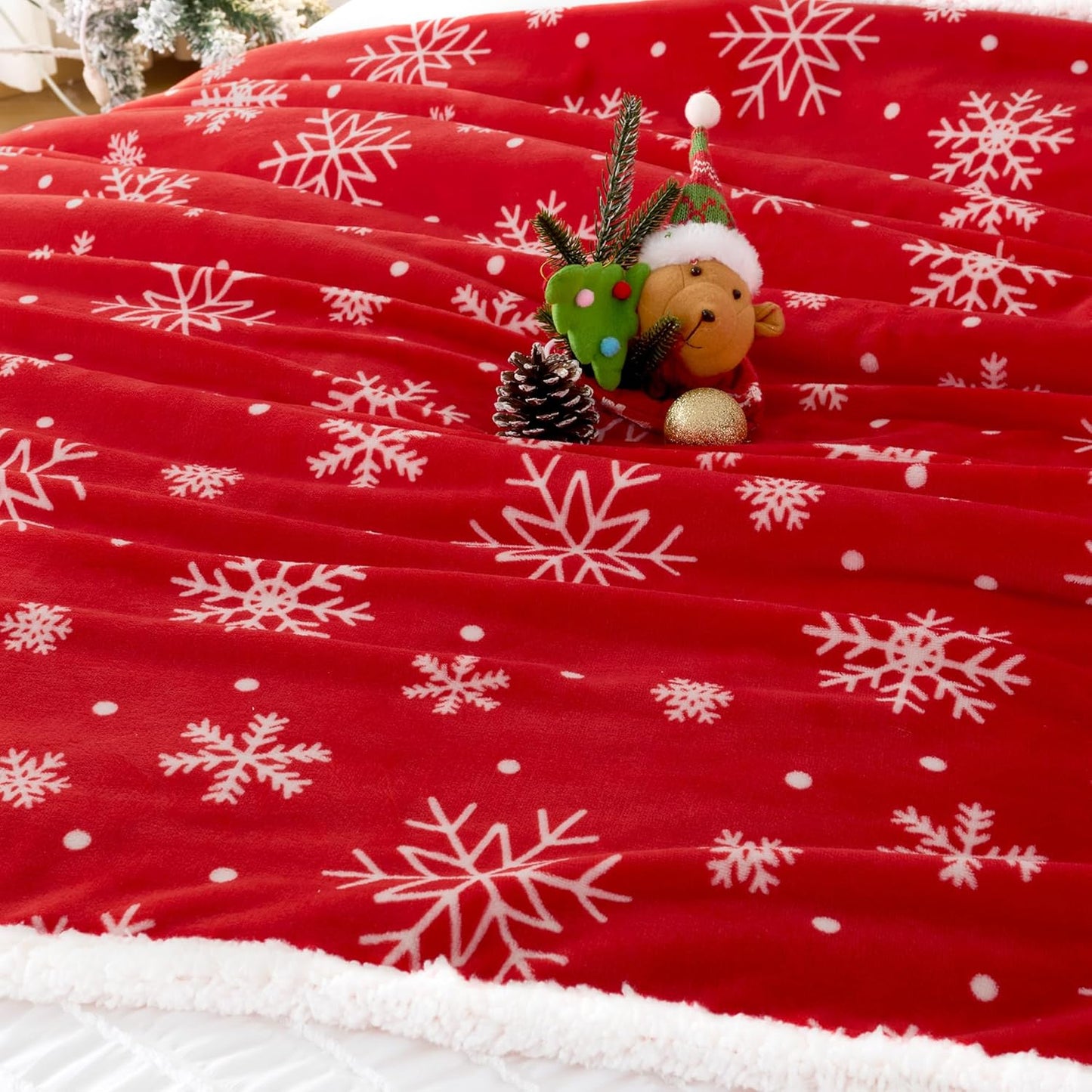 Touchat Red Sherpa Christmas Throw Blanket, Fuzzy Fluffy Soft Cozy Blanket, Fleece Flannel Plush Microfiber Blanket for Couch Bed Sofa (50" X 60",Red Snowflake)