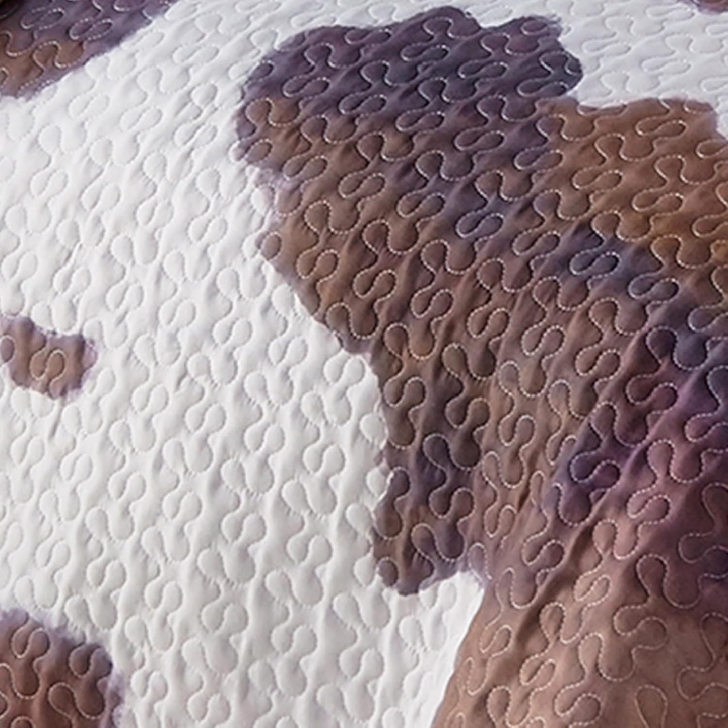BLACK FOREST DECOR Aztec Cowhide King Quilt Set - Lightweight, Southwest Style Bedding with Cowhide and Geometric Patterns, Includes Quilt and Shams, Machine Washable