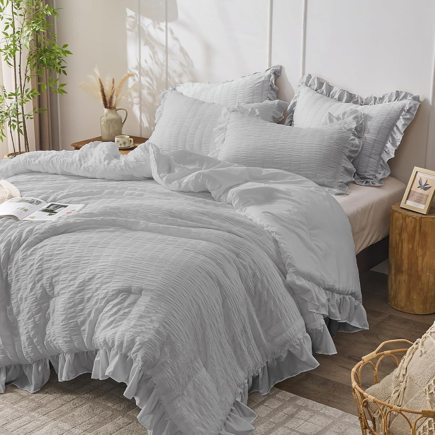 JOLLYVOGUE Light Grey Queen Comforter Set, 3 Pieces Seersucker Comforters Queen Size, Lightweight & Fluffy Bedding Sets Queen for All Season with 1 Ruffle Comforter and 2 Ruffle Pillowshams