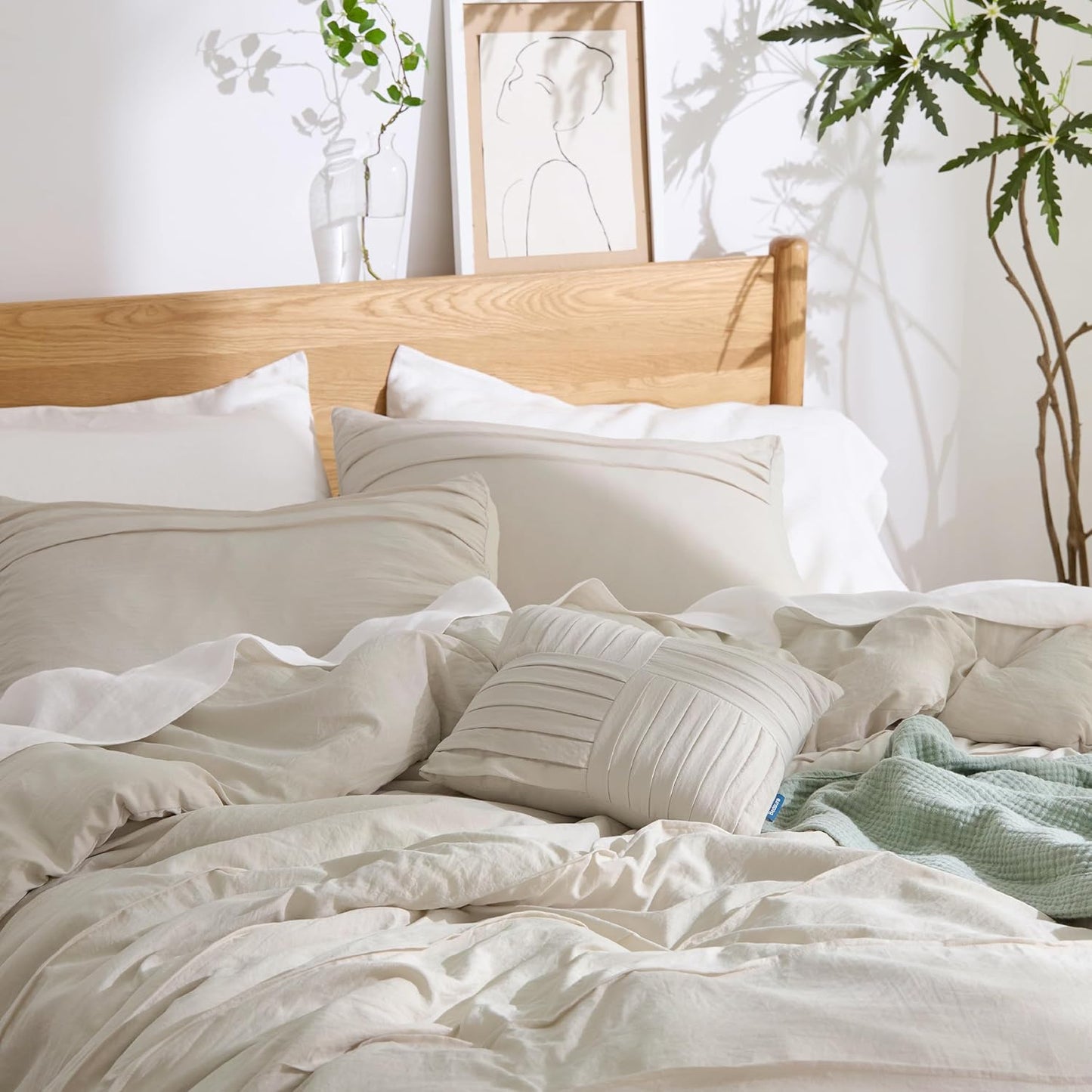 Bedsure Beige King Size Comforter Set - 4 Pieces Pinch Pleat Bed Set, Down Alternative Bedding Sets for All Season, 1 Comforter, 2 Pillowcases, 1 Decorative Pillow