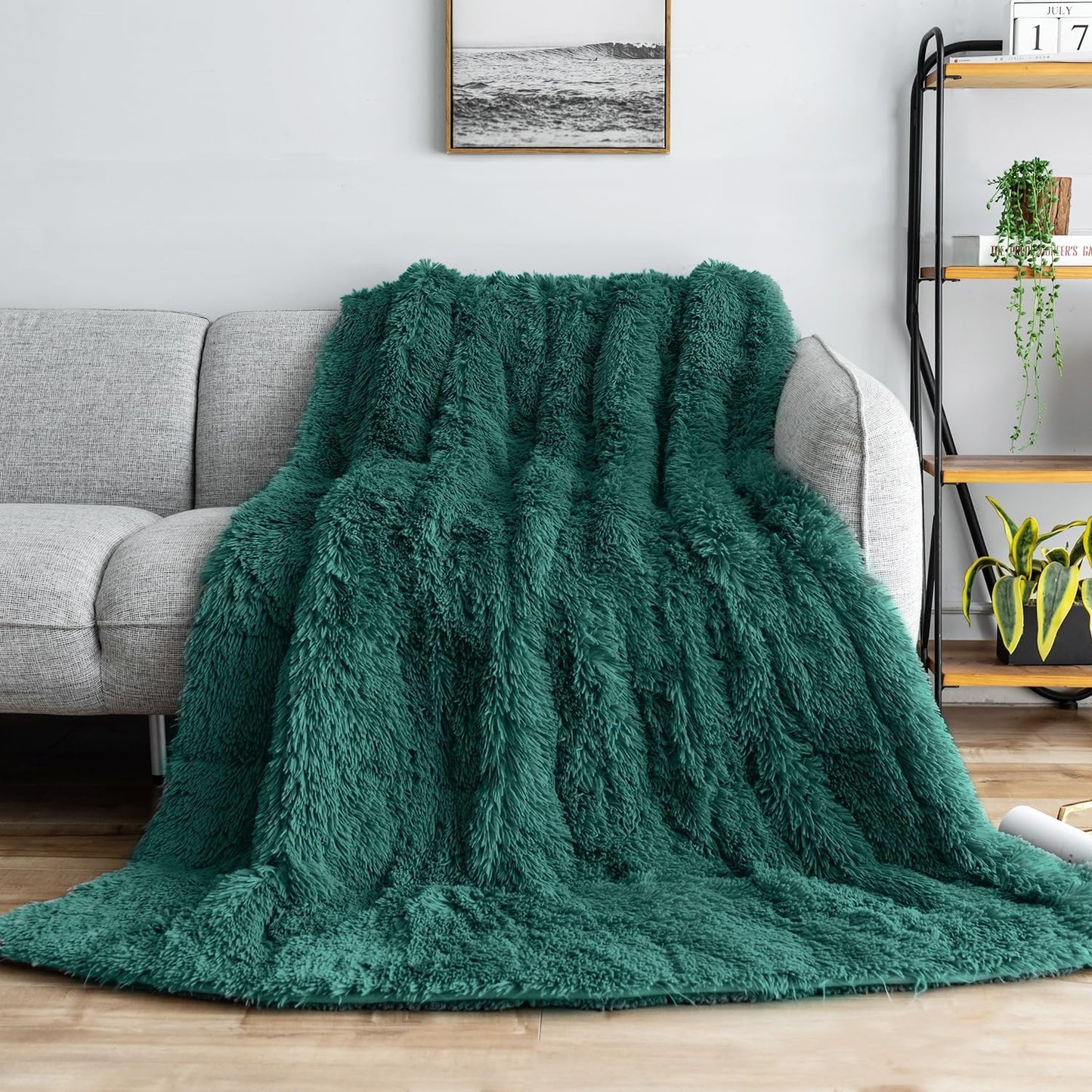 Uttermara Shaggy Faux Fur Weighted Blanket Queen Size, 12 lbs Long Fur Sherpa Soft Fluffy Bed Blanket for Adults, Ultra Cozy Warm Sherpa Throw Full Size Sofa Bed Blanket, 48 x 72inches, Forest Green