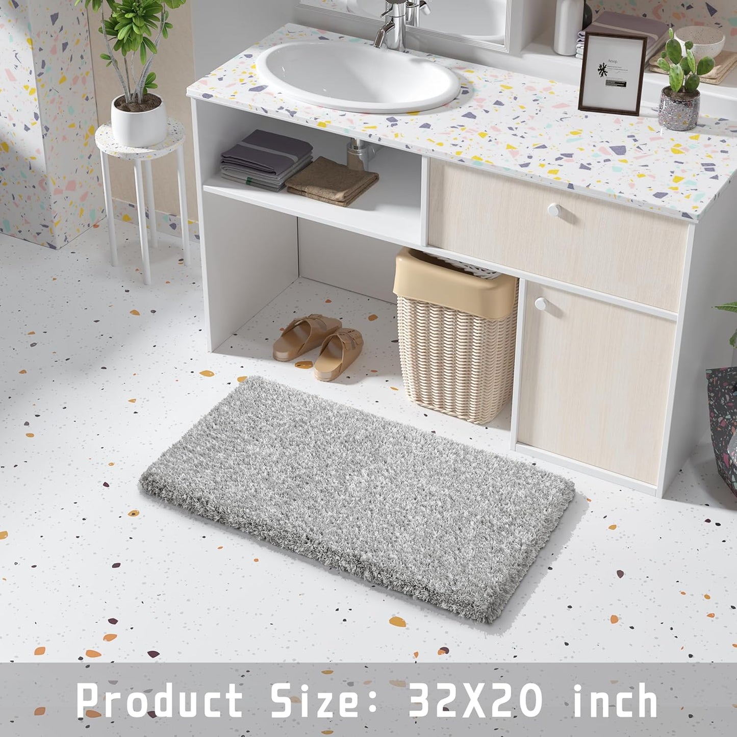 Yimobra Bathroom Rugs Non Slip Washable 32x20, Ultra Soft and Water Absorbent Bath Mats, Plush Fluffy Shower Mat Outside, Microfiber Thick Matts for Bathroom Floor/Tub, Light Gray and White