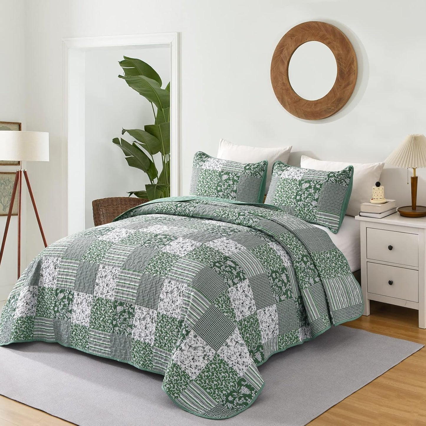 Mybedsoul Sage Green Boho King Quilt Set, 3-Piece Reversible Soft Plaid Floral Bedding Set with 2 Pillow Shams - Sage Green King Size Quilt Bedspread Coverlet Set 90"x104"