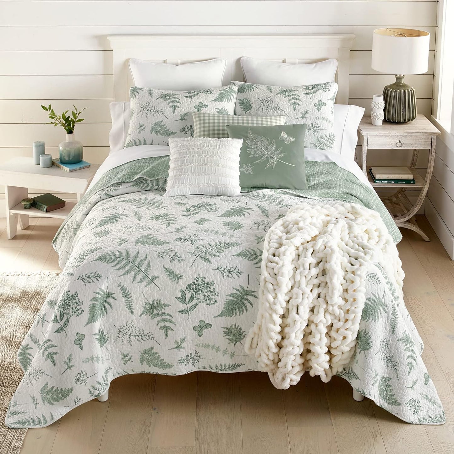 Donna Sharp Queen Bedding Set - 3 Piece - Botanical Quilt Set with Queen Quilt and Standard Pillow Shams - Cotton - Machine Washable