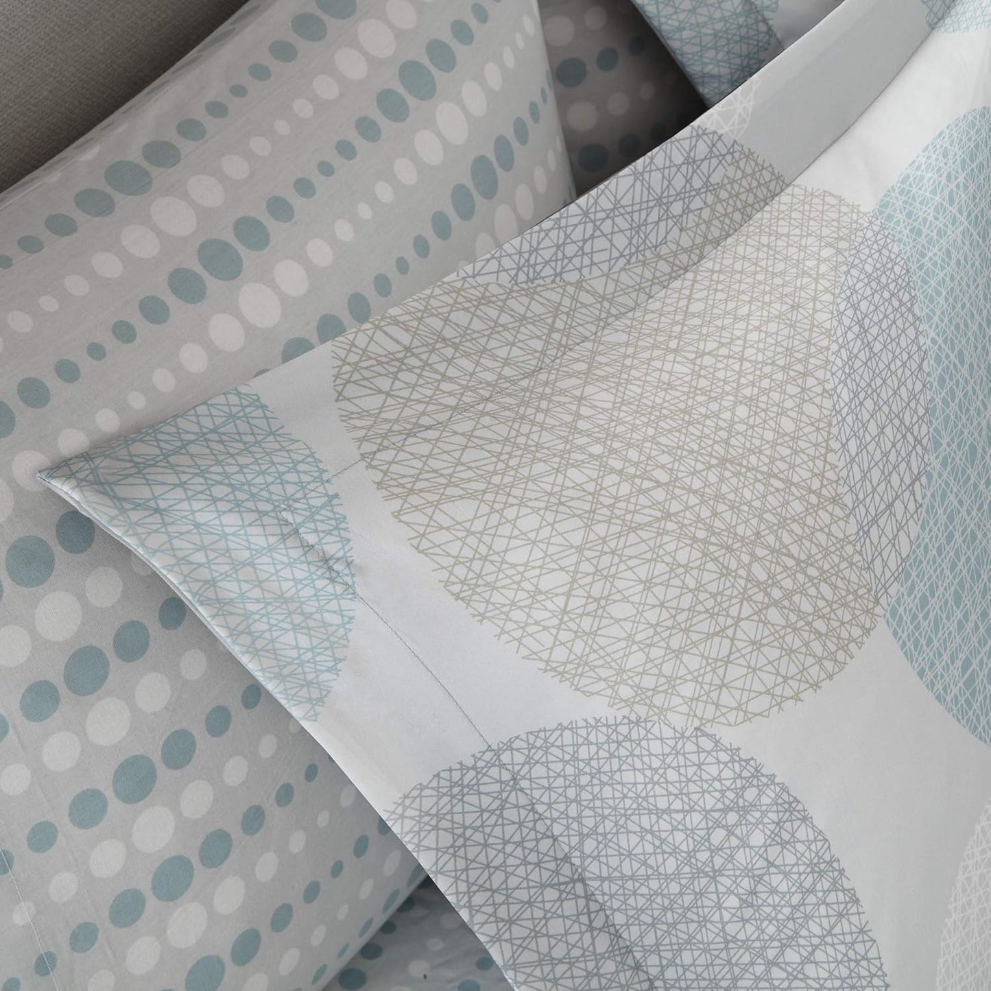 Madison Park Essentials Bed in a Bag Comforter, Vibrant Color Design All Season Down Alternative Cover with Complete Cotton Sheet Set, Cal King(104"x92"), Knowles, Circular Aqua, 9 Piece