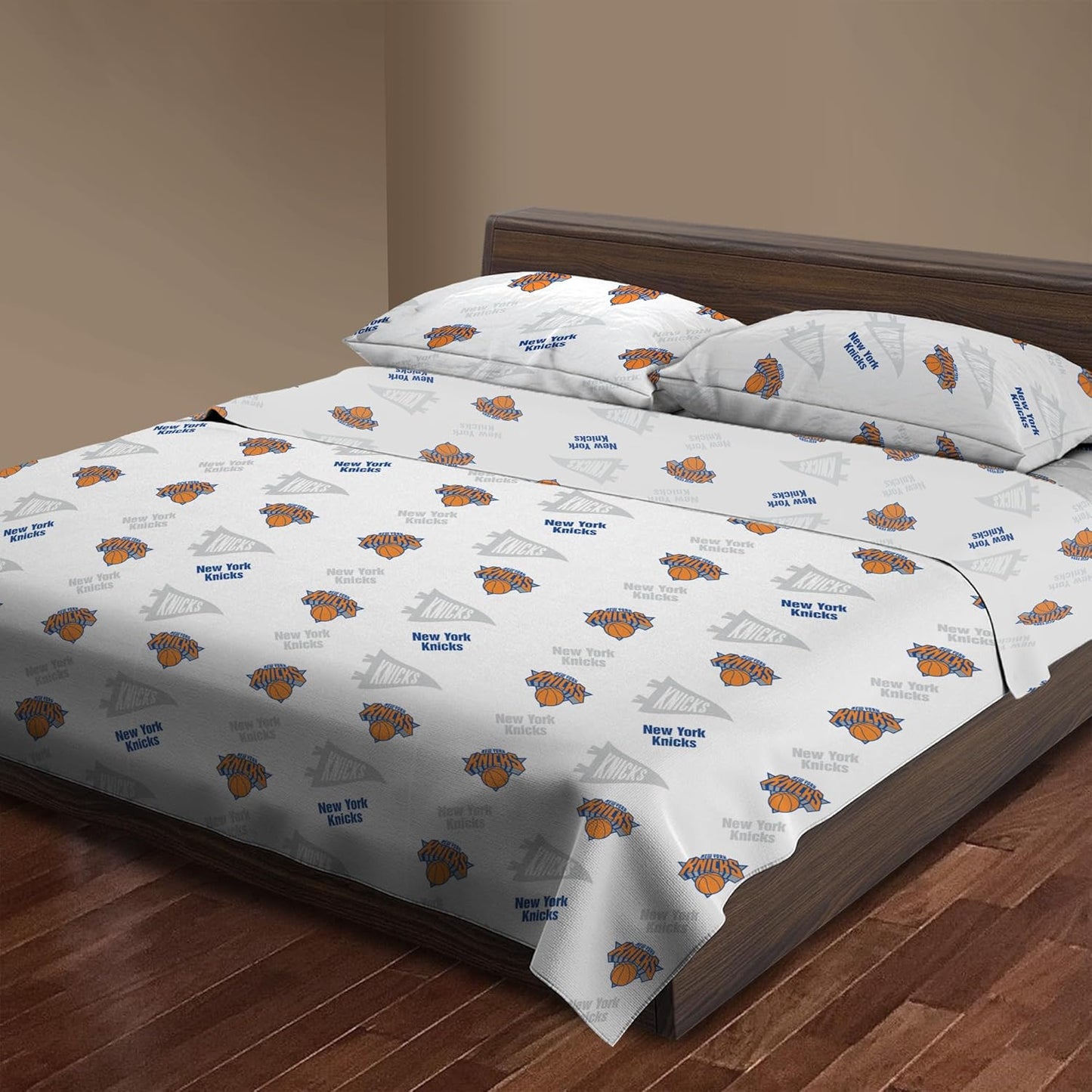 Northwest Officially Licensed New York Knicks NBA Queen Size Sheet Set – Soft Team Logo Bedding for Dorms, Bedrooms, Fan Caves & Game Day Style
