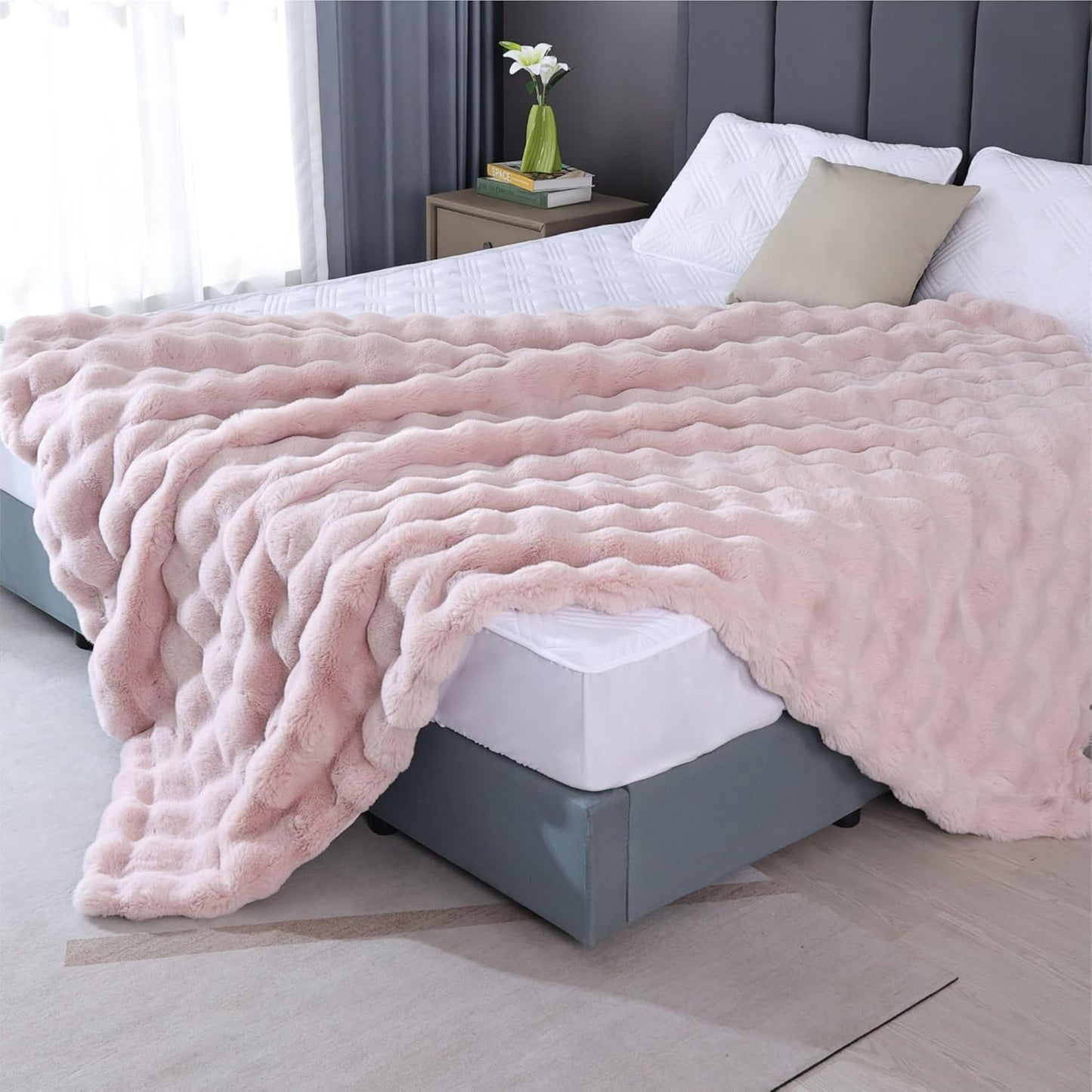 Fluffy Pink Fuzzy Throw Blankets for Sofa Bedroom Living Room Faux Fur Rabbit 60x80 Decorative Cozy Throw Blanket for Couch Apartment Decor 860 GSM