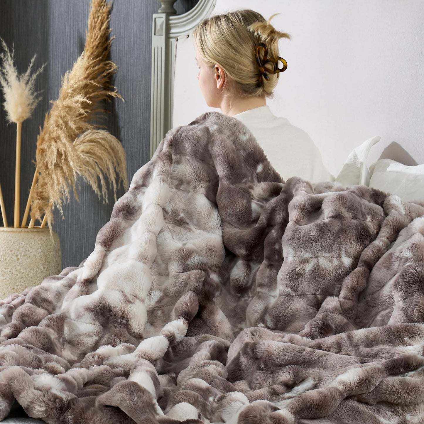 Cozy Bliss Faux Fur Throw Blanket for Couch, Fuzzy Soft Plush Thick Striped Blanket for Sofa Bedroom Living Room, 60 * 80 Inches Tie-dye Grey