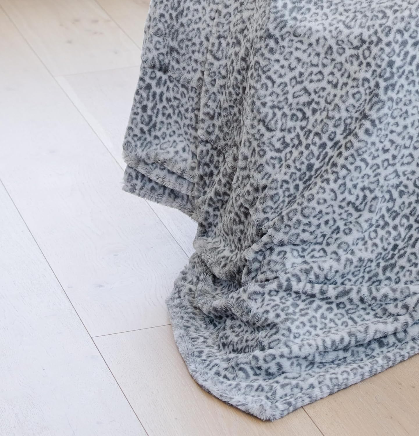 GRACED SOFT LUXURIES Faux Fur Throw Blanket | Elegant Warm, Cozy and Fluffy Blankets | Cuddly Cheetah Accent for Sofa, Couch or Bed | Snow Leopard - Large 50" x 60"