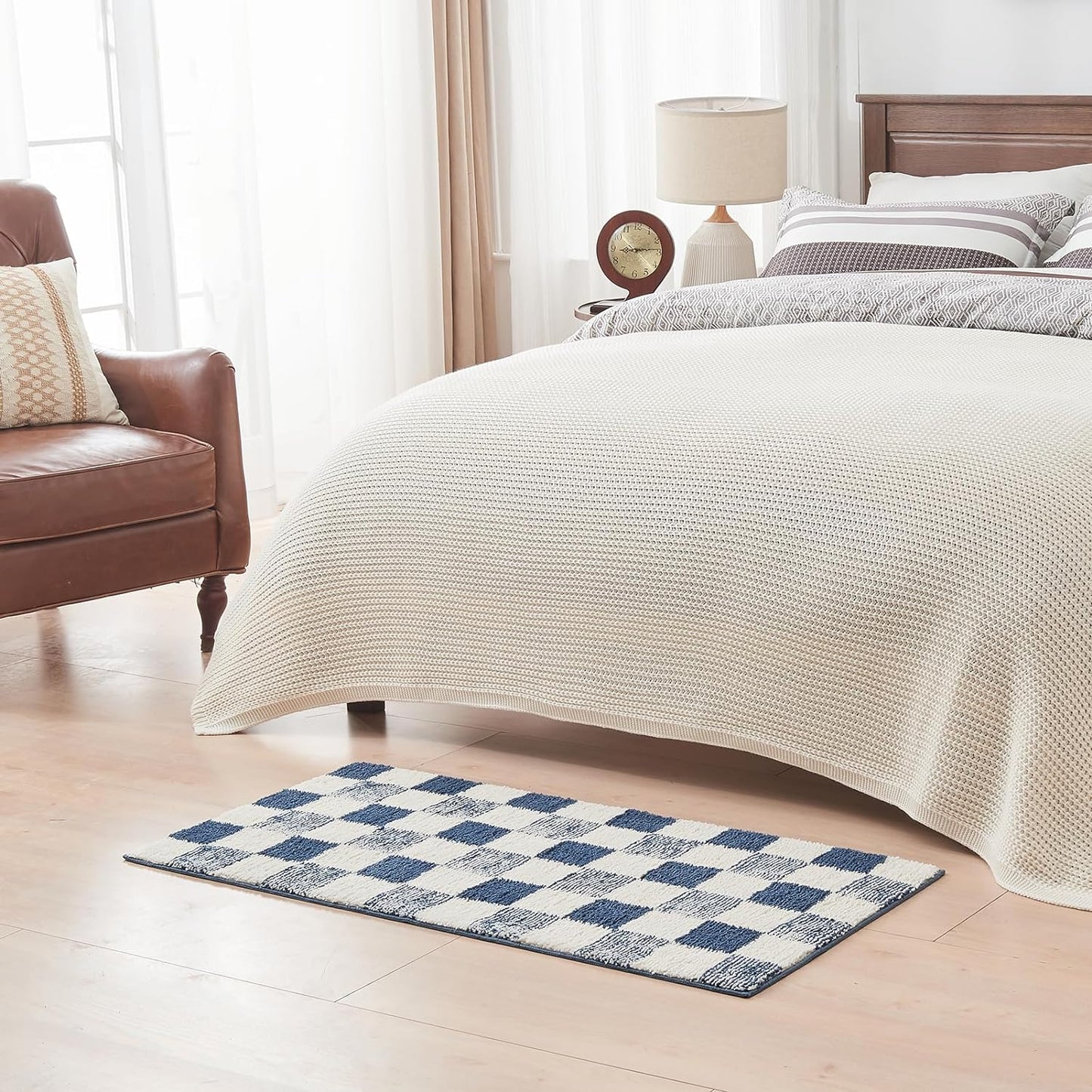 CozeCube Bath mats for Bathroom Non Slip, Fluffy Absorbent Microfiber Bath mat Washable, Aesthetic Bathroom Rugs, Large Navy Blue Checkered Bath mat, Navy Blue, 36" x 24"