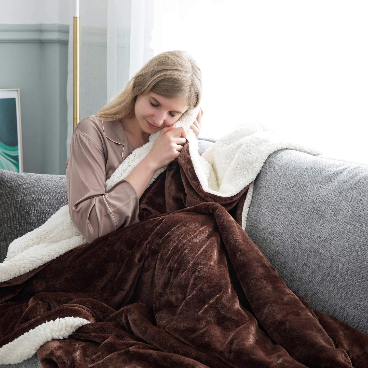 IR Imperial Rooms Coffee Sherpa Fleece Throw Blanket Twin Size for Bed - Wholesale Bulk Pack of 12 Sherpa Blankets - Soft Fluffy Throw Blankets for Hotels, Guest Bedroom, 60x80 Inches