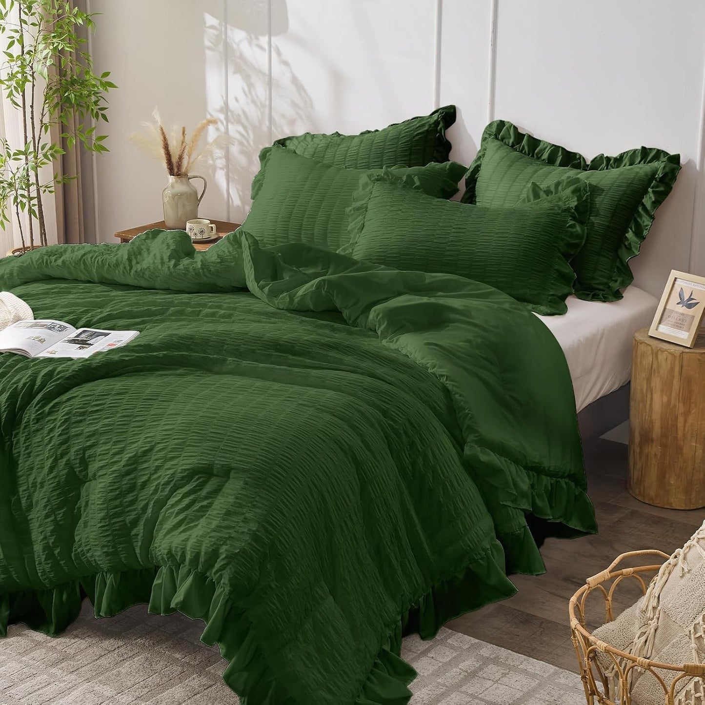 JOLLYVOGUE Dark Green Twin Size Comforter Set, 2 Pieces Seersucker Lightweight Fluffy Bedding Set, Twin Ruffle Comforter, All Season Soft Microfiber Shabby Chic Bed Set