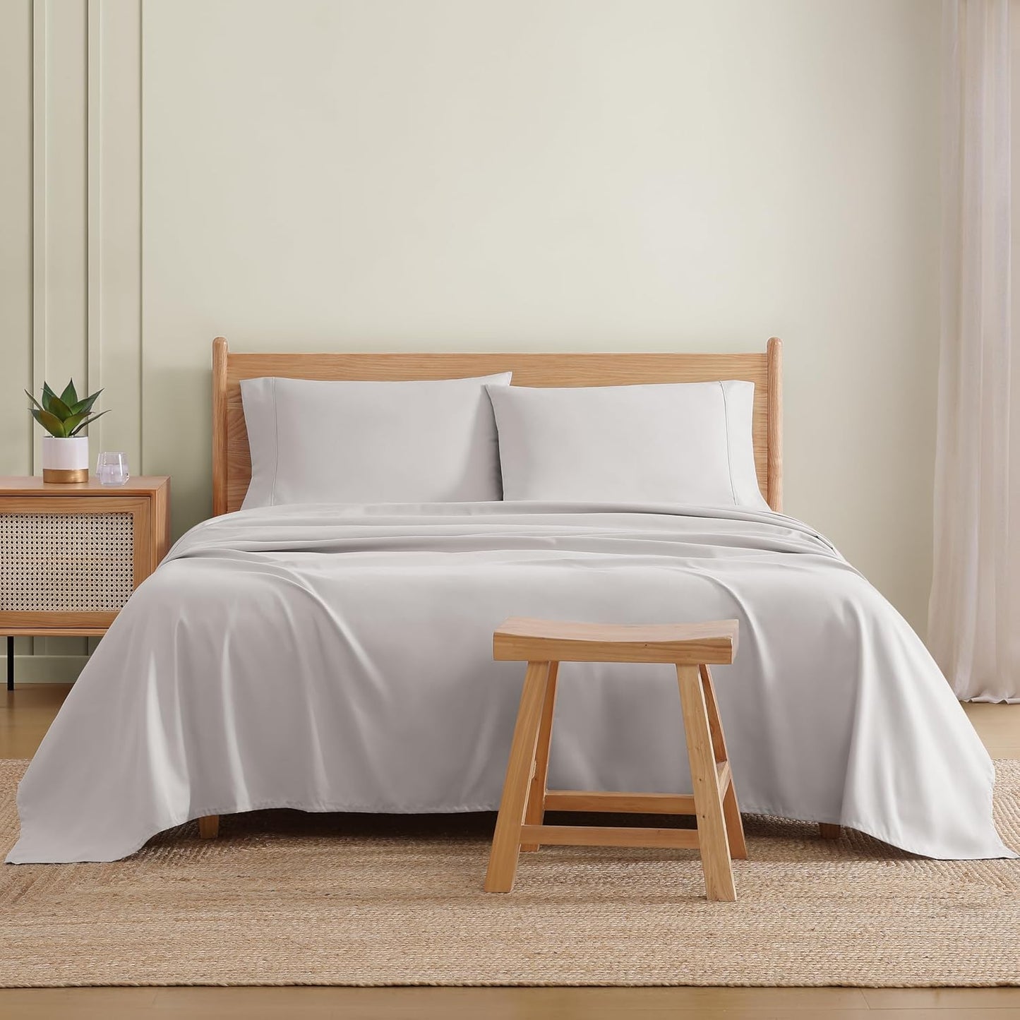 UGG Queen Sheet Set 4-Piece Luxury Cooling Sheets Deep Pockets Premium Bedding with 2 Pillow Shams Hypoallergenic Machine Washable Soft Lightweight Bed Set for Bedroom, Queen, Stone Grey (Hedi)