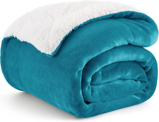 Bedsure GentleSoft Sherpa Fleece Throw Blanket for Couch - Thick and Warm Throw for Women and Men, Soft Fuzzy Plush Blanket for Winter, Teal, 50x60 Inches