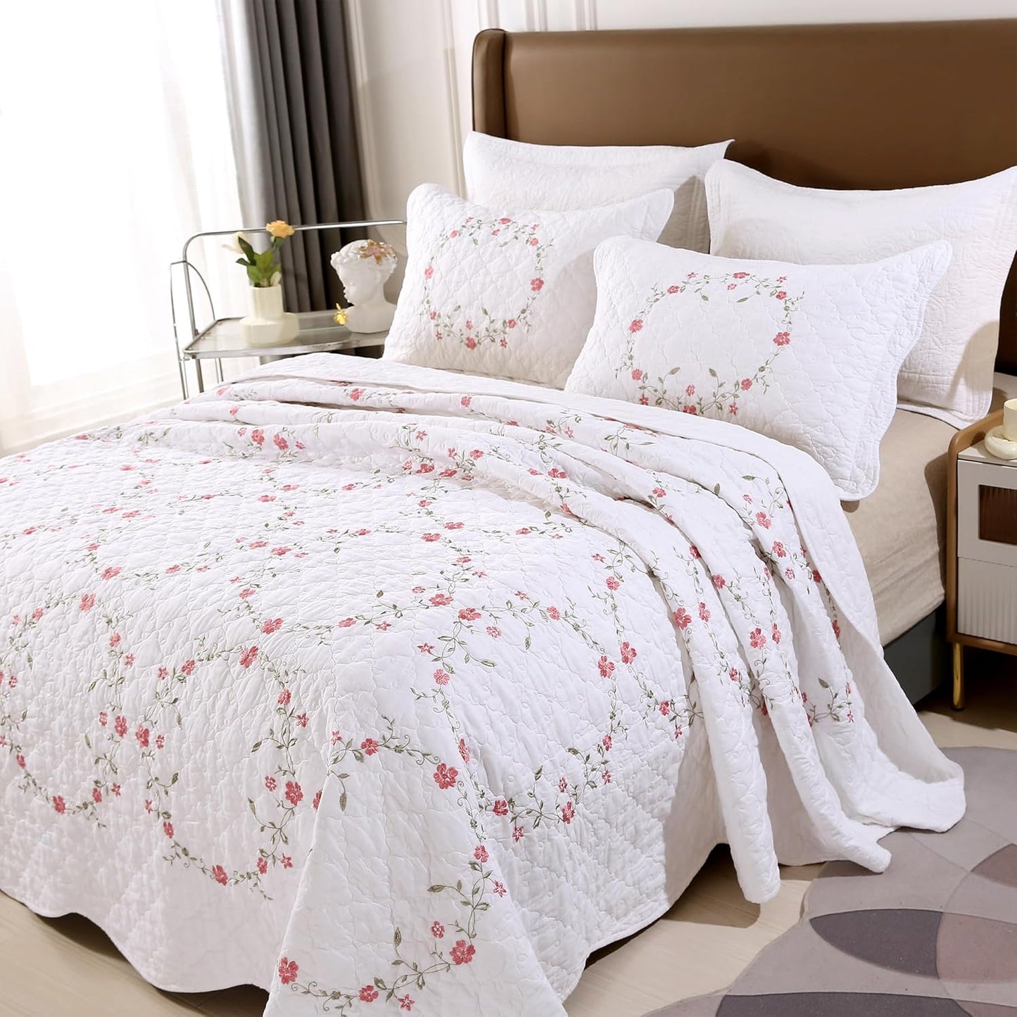 Quilt Set Circular Floral 3D Embroidery Pattern 100% Cotton Reversible Quilted Embroidered Decorative Bedspreads Coverlet Set, Lightweight &Soft Twin Size White Bedding Coverlet for All Season