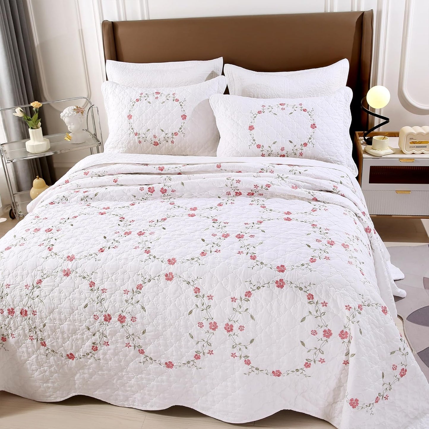 Quilt Set Circular Floral 3D Embroidery Pattern 3 PCS 100% Cotton Reversible Quilted Embroidered Decorative Bedspreads Coverlet Set, Lightweight &Soft Queen Size White Bedding Coverlet for All Season