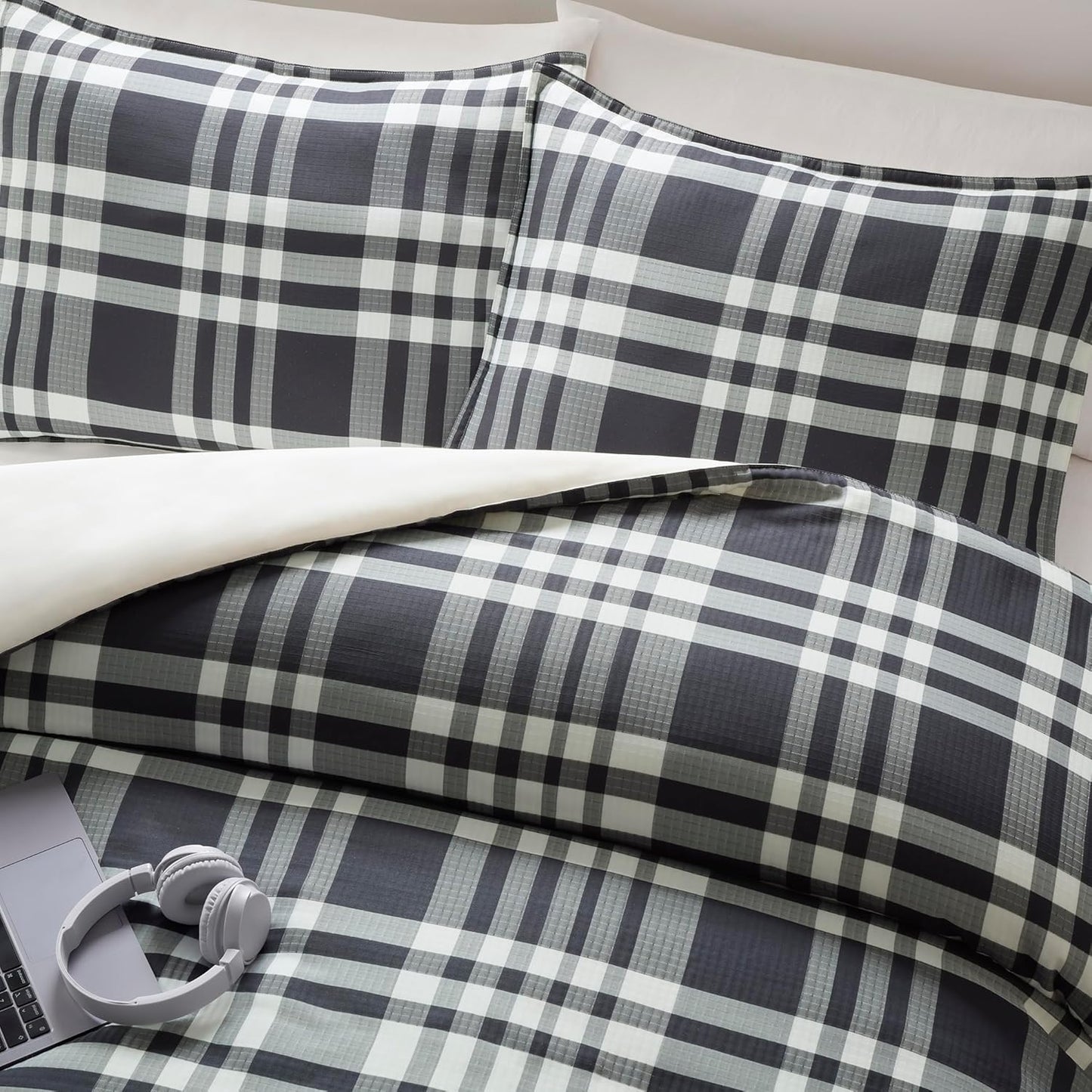 UGG 32553 Leonora California King 3-Piece Comforter Set Luxury Bedding Comforter and Two Pillow Shams Cozy Comfortable Reversible Machine Washable Hotel Style Bedding Set, King, Ocean Plaid