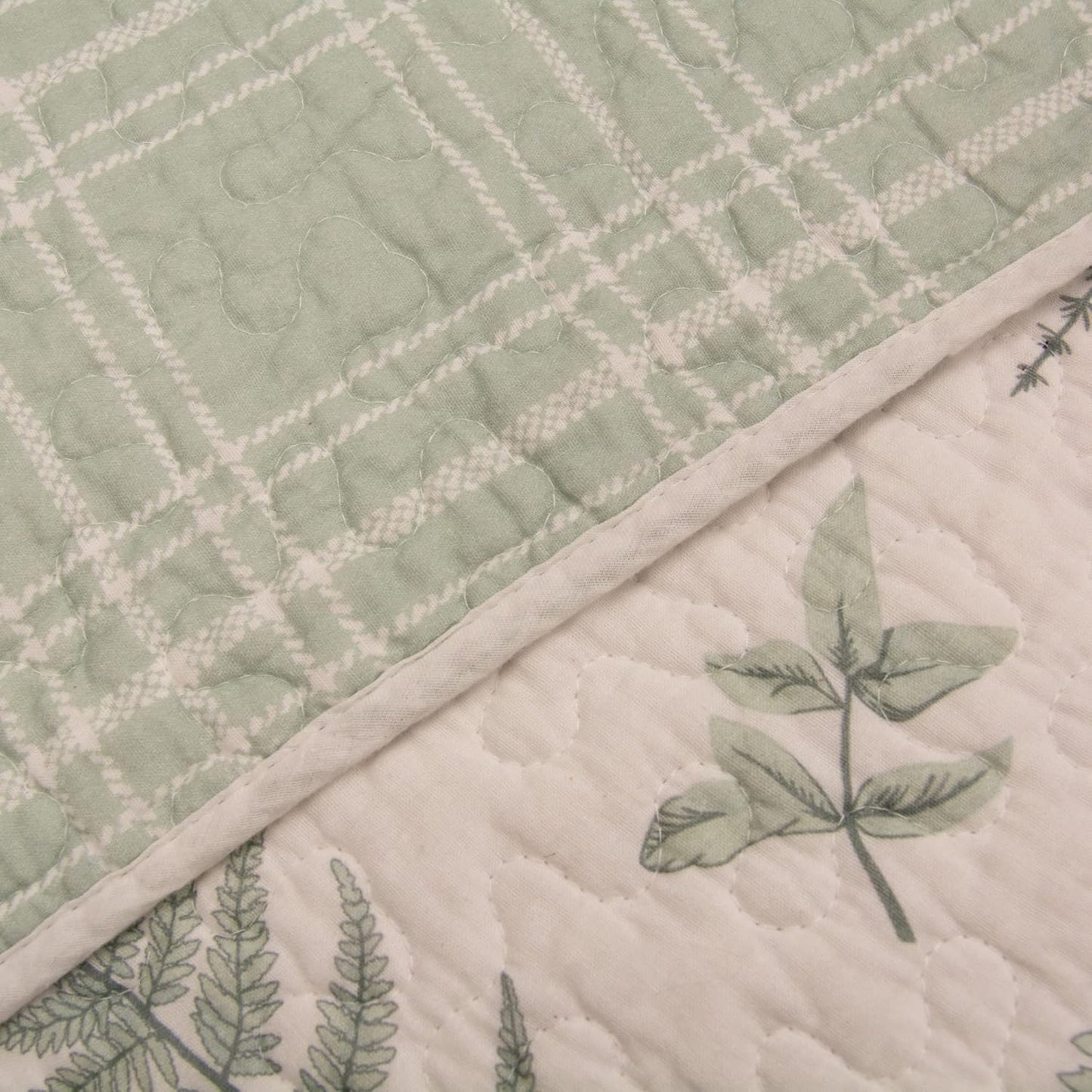 Donna Sharp King Bedding Set - 3 Piece - Botanical Quilt Set with Quilt and Two Pillow Shams - Cotton - Machine Washable