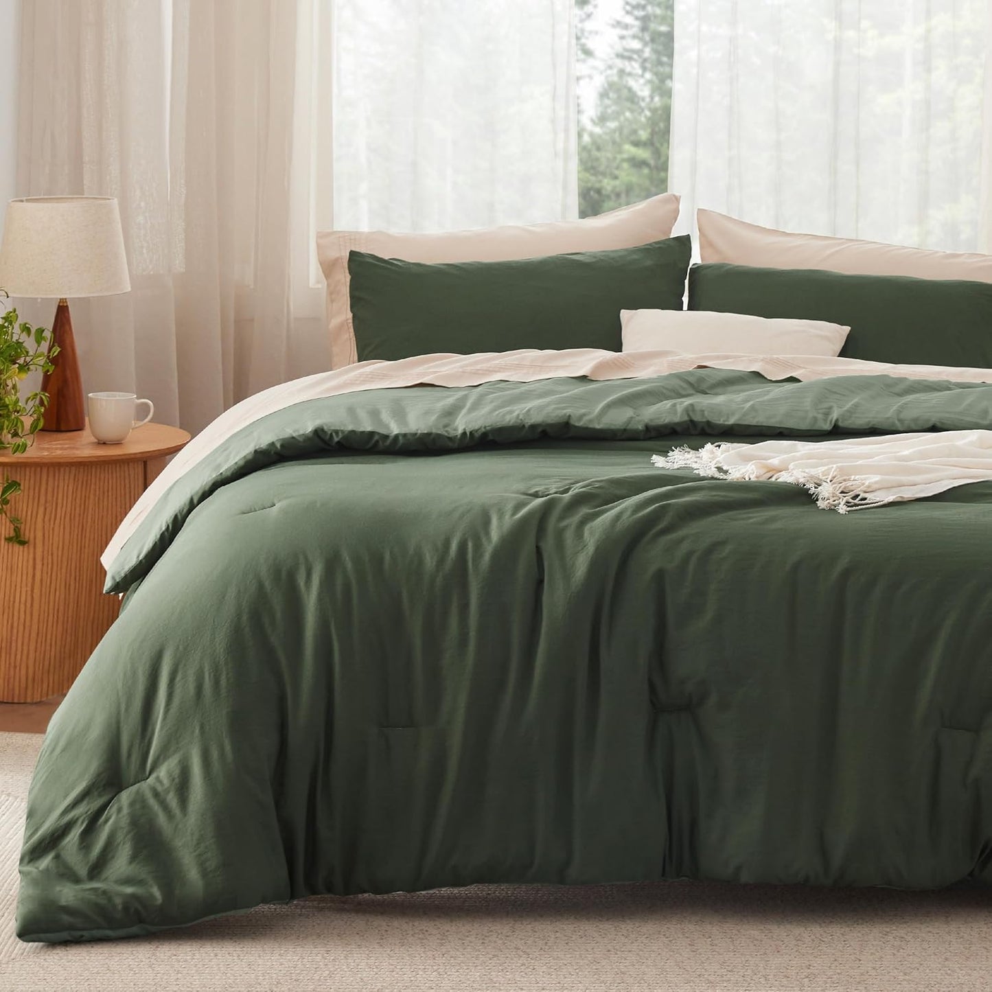 Bedsure King Size Comforter Set, Reversible Dark Green Soft Prewashed Bedding for All Seasons, 3 Pieces Warm Down Alternative Bed Set, 1 Lightweight Comforter (104"x90") and 2 Pillowcases (20"x36")