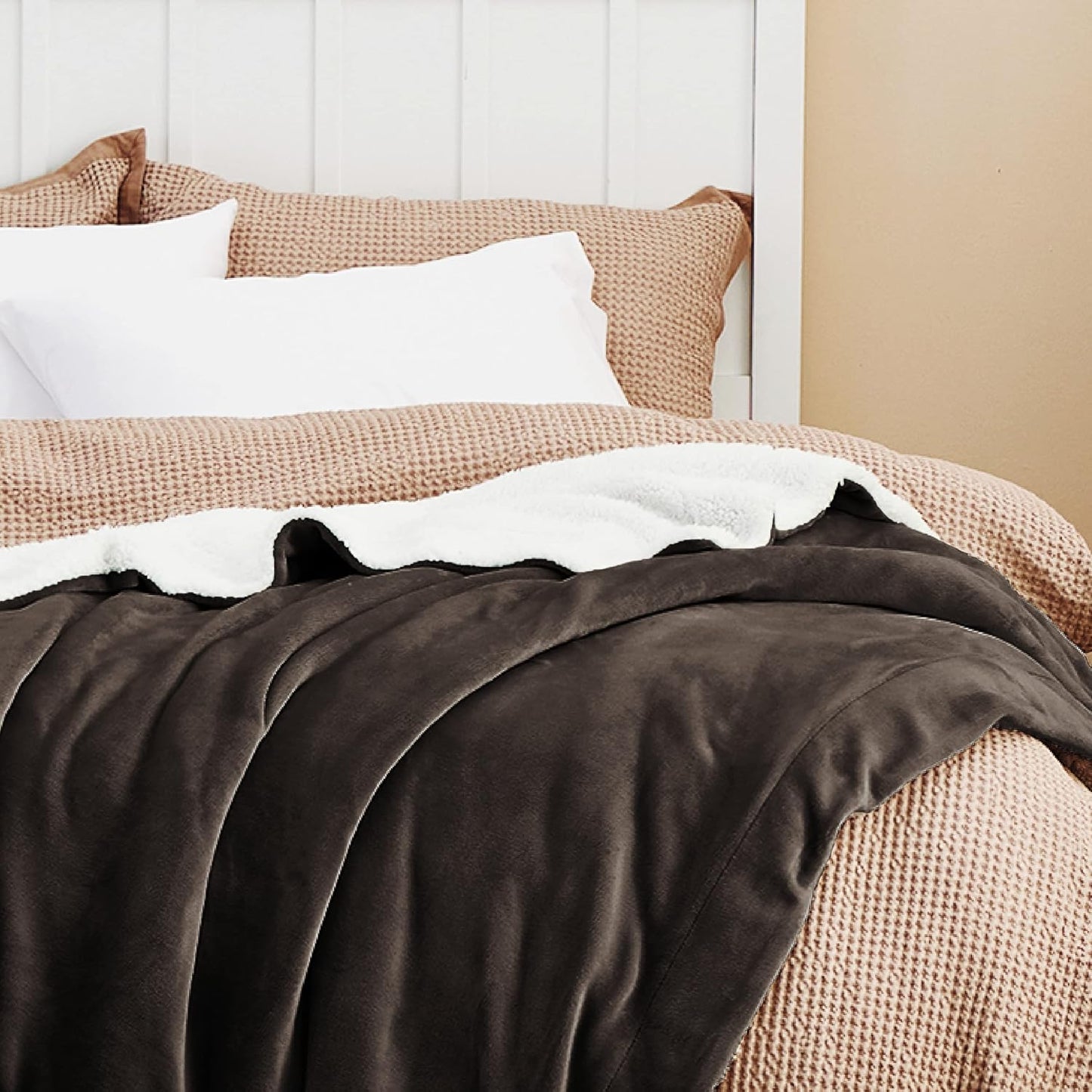 Bedsure GentleSoft Sherpa Fleece Throw Blanket for Couch - Thick and Warm Throw for Women and Men, Soft Fuzzy Plush Blanket for Winter, Brown, 50x60 Inches