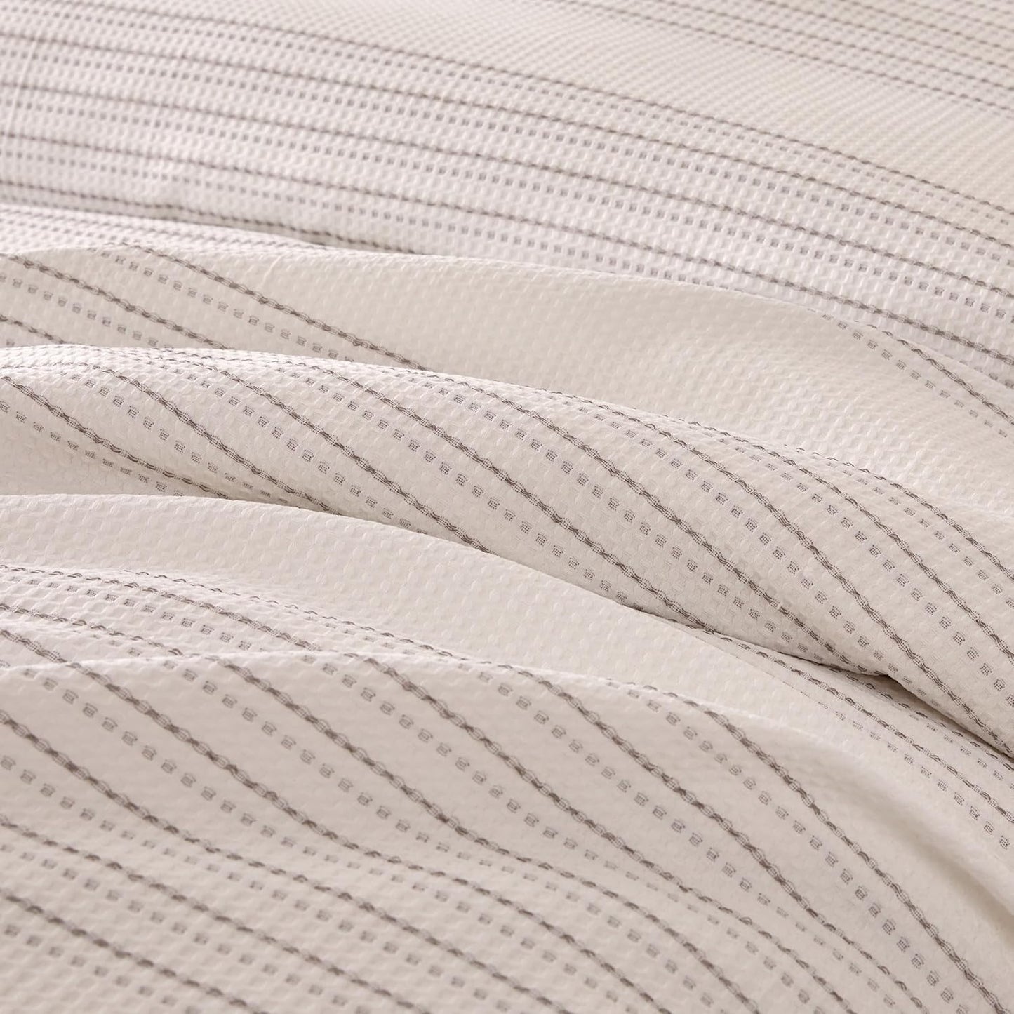 Amazon Basics Waffle Weave Microfiber 3-Piece Duvet Cover Set, Includes 1 Duvet Cover and 2 Pillow Shams, California King, Dark Grey Striped