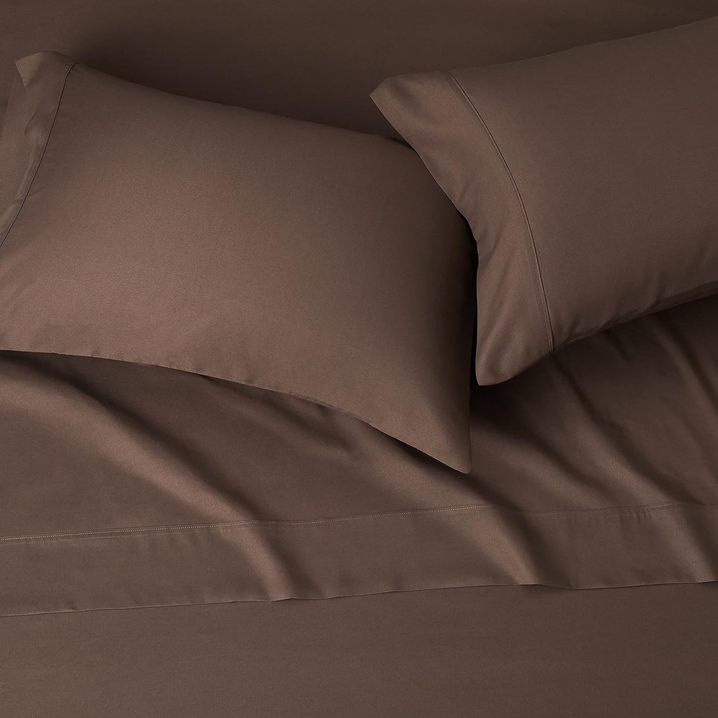 Amazon Basics Lightweight Super Soft Easy Care Microfiber 4 Piece Bed Sheet Set with 14-Inch Deep Pockets, Including Fitted Sheets, Full, Chocolate, Solid