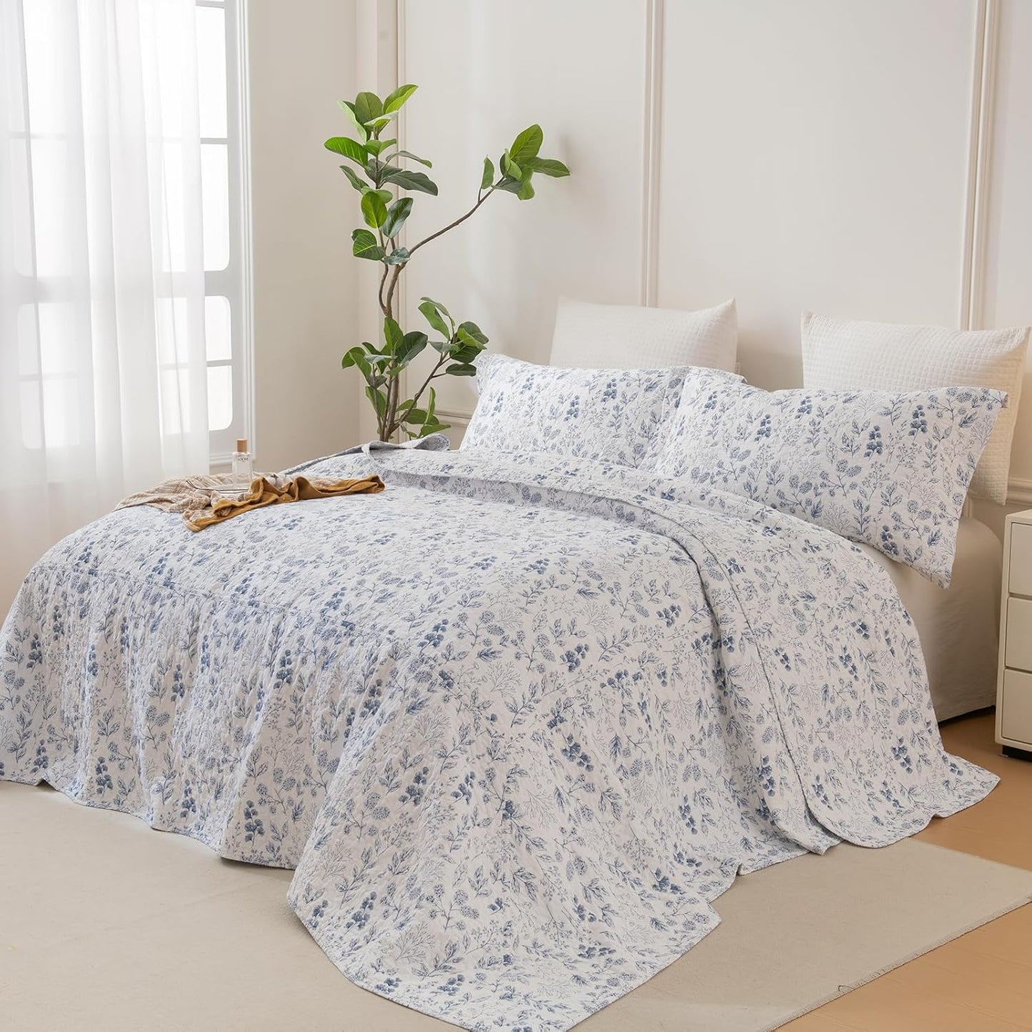 Lady Ann Oversized King Quilt Bedspreads 120x120, 3 Pcs Cotton Floral California King Size Quilt Bedding Set， Blue and White Floral & Leaves Pattern Plant Botanical Printed Quilted Coverlet Set